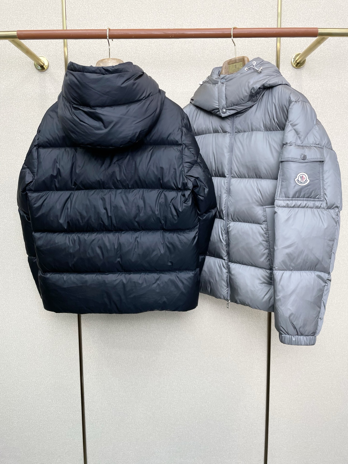 。羽绒服-Moncler蒙口💥独家专供秋冬新款羽绒服 贸易公司渠道稀出，降温天气必备的保暖单品。不论是日