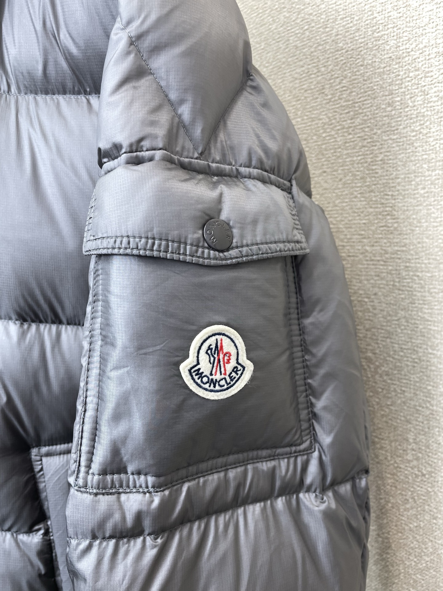 。羽绒服-Moncler蒙口💥独家专供秋冬新款羽绒服 贸易公司渠道稀出，降温天气必备的保暖单品。不论是日