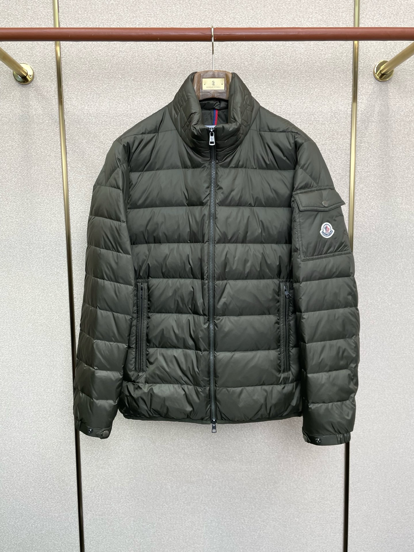 。羽绒服-Moncler蒙口💥独家专供秋冬新款羽绒服 贸易公司渠道稀出，降温天气必备的保暖单品。不论是日