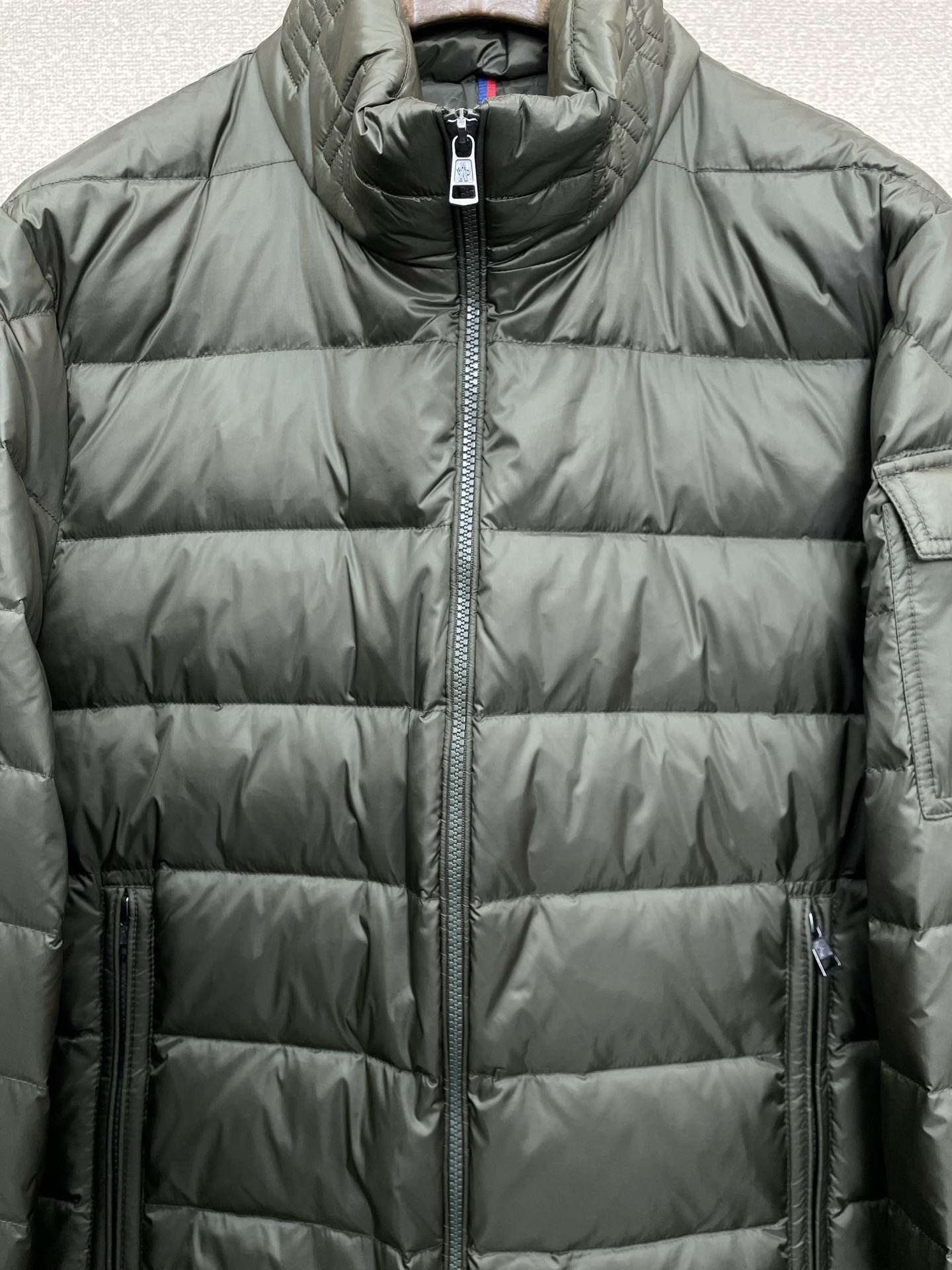 。羽绒服-Moncler蒙口💥独家专供秋冬新款羽绒服 贸易公司渠道稀出，降温天气必备的保暖单品。不论是日