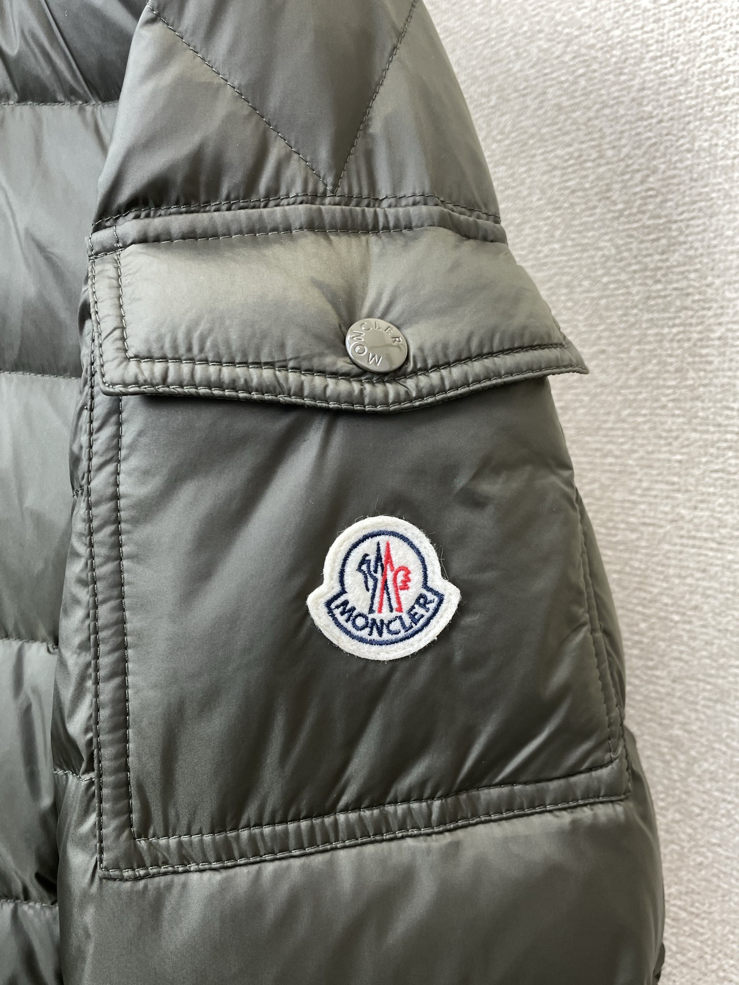 。羽绒服-Moncler蒙口💥独家专供秋冬新款羽绒服 贸易公司渠道稀出，降温天气必备的保暖单品。不论是日