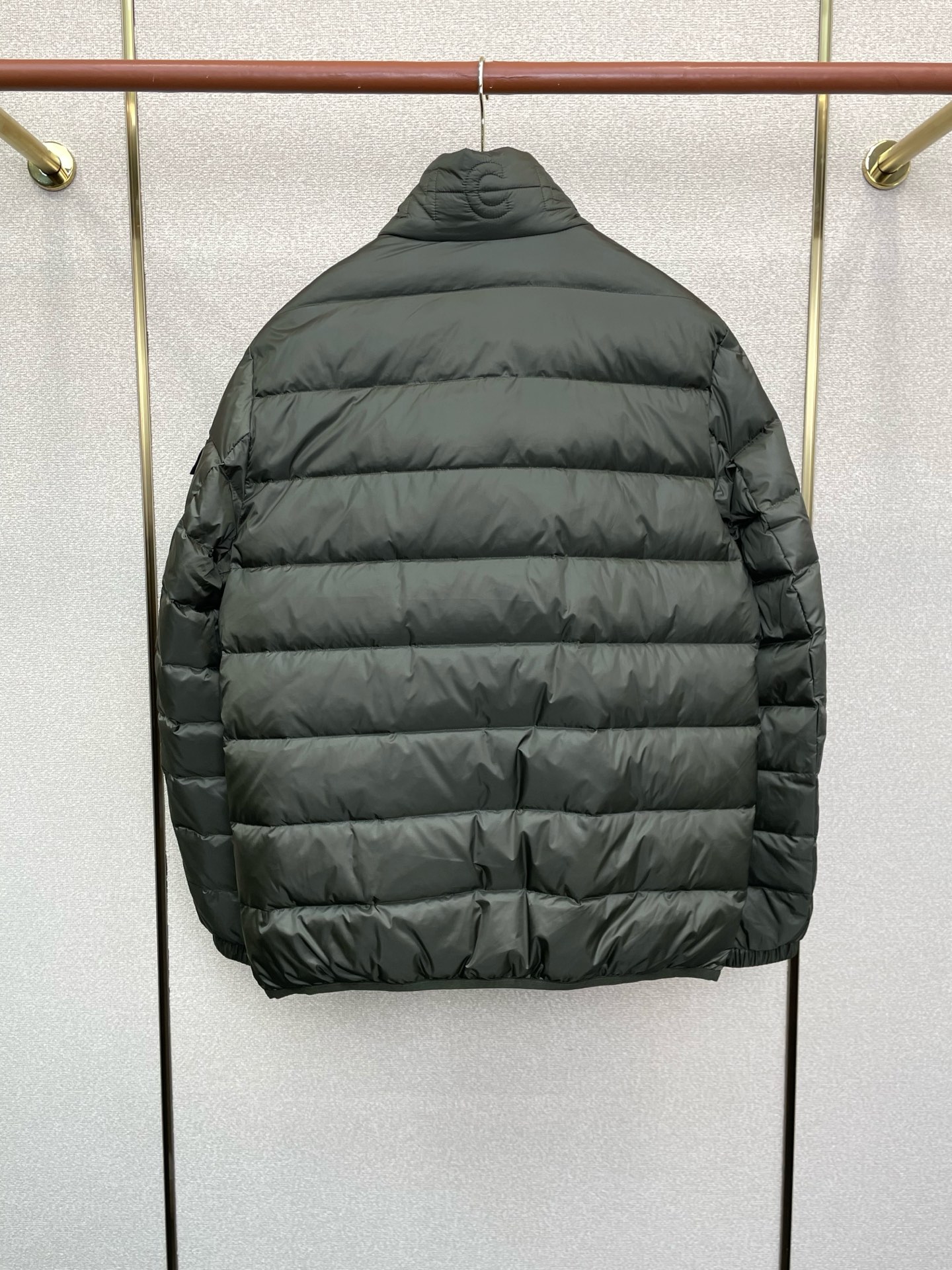 。羽绒服-Moncler蒙口💥独家专供秋冬新款羽绒服 贸易公司渠道稀出，降温天气必备的保暖单品。不论是日