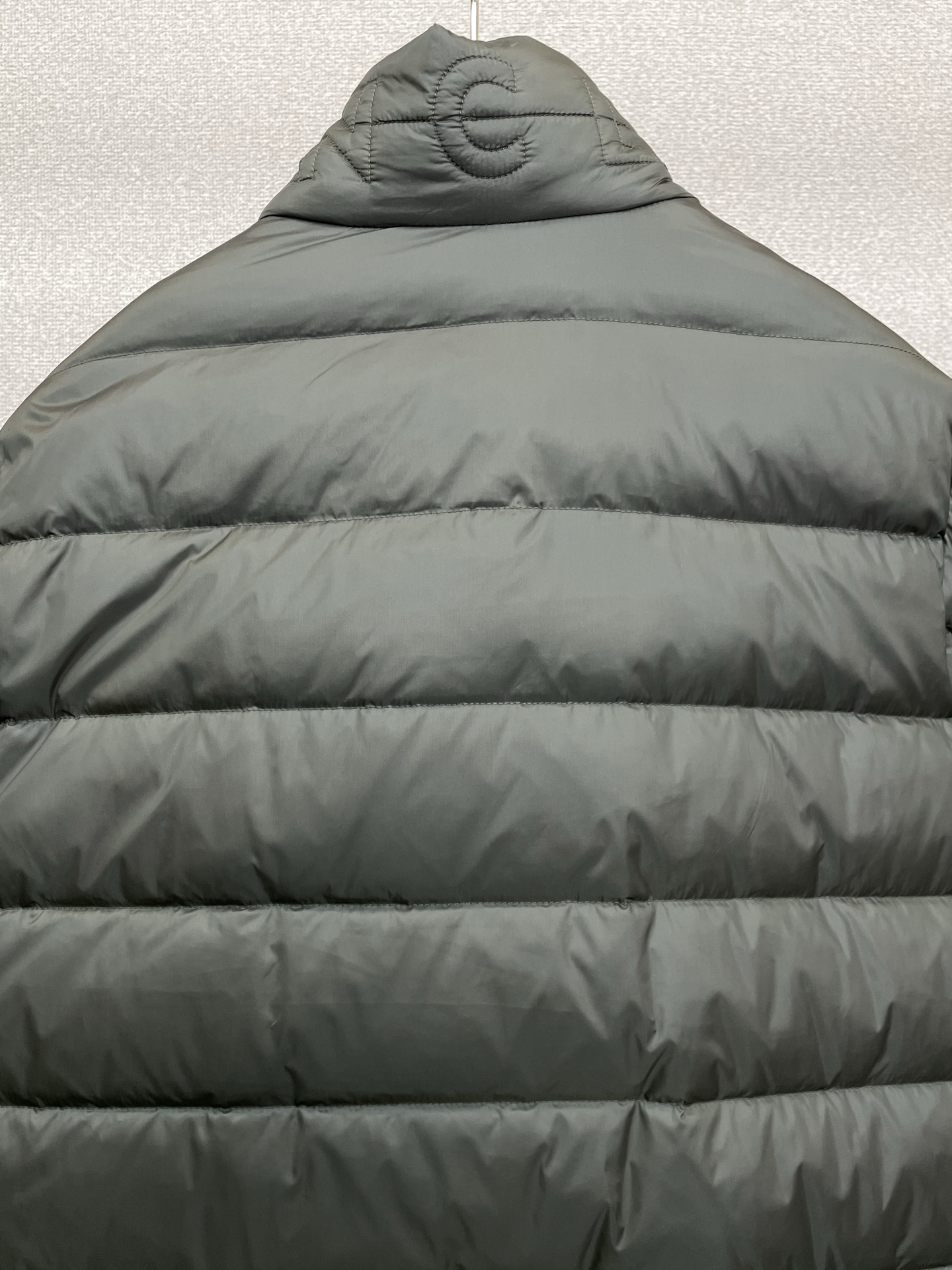 。羽绒服-Moncler蒙口💥独家专供秋冬新款羽绒服 贸易公司渠道稀出，降温天气必备的保暖单品。不论是日