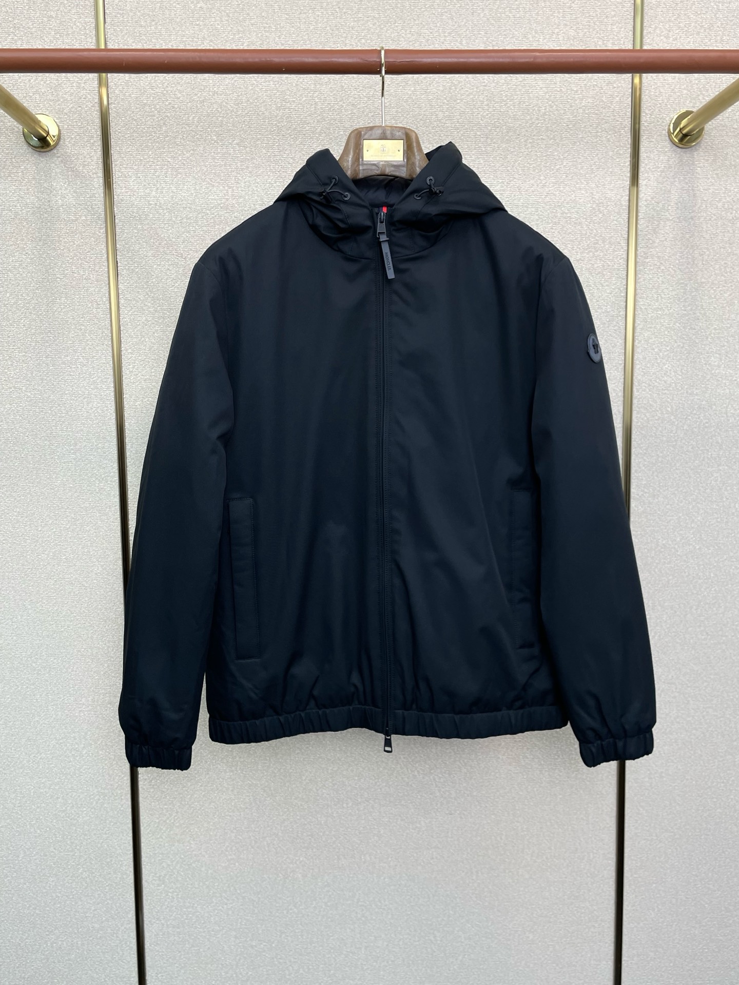 。羽绒服-Moncler蒙口💥砸锅卖铁都要上的新款！秋冬新款羽绒服 贸易公司渠道稀出，降温天气必备的保暖