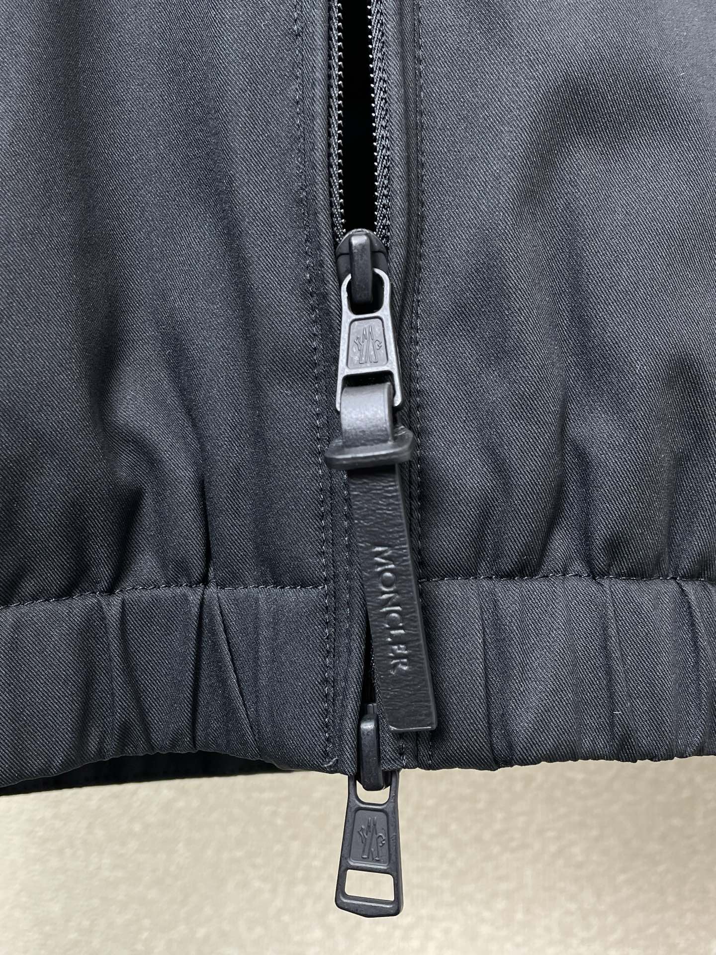 。羽绒服-Moncler蒙口💥砸锅卖铁都要上的新款！秋冬新款羽绒服 贸易公司渠道稀出，降温天气必备的保暖