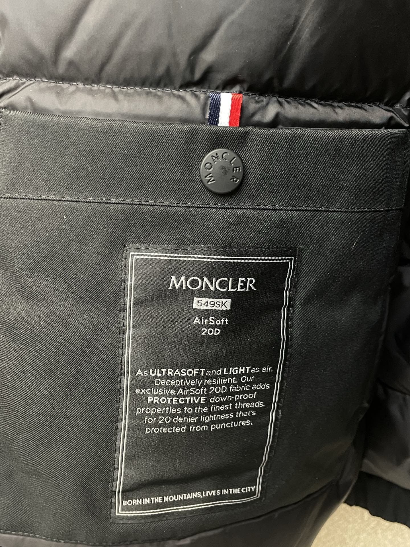 。羽绒服-Moncler蒙口💥砸锅卖铁都要上的新款！秋冬新款羽绒服 贸易公司渠道稀出，降温天气必备的保暖