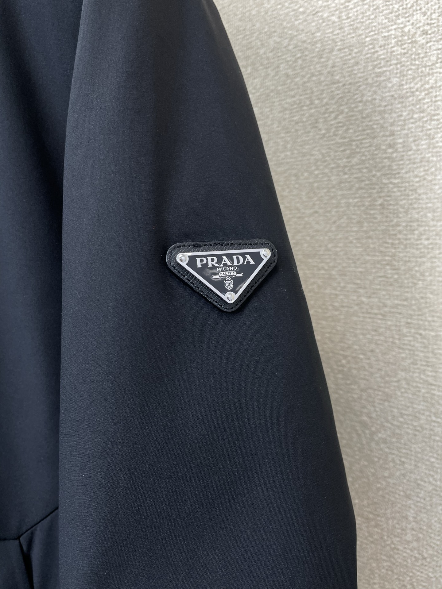 。羽绒服- Prada普拉达💥独家专供秋冬新款羽绒服 贸易公司渠道稀出，降温天气必备的保暖单品。不论是日