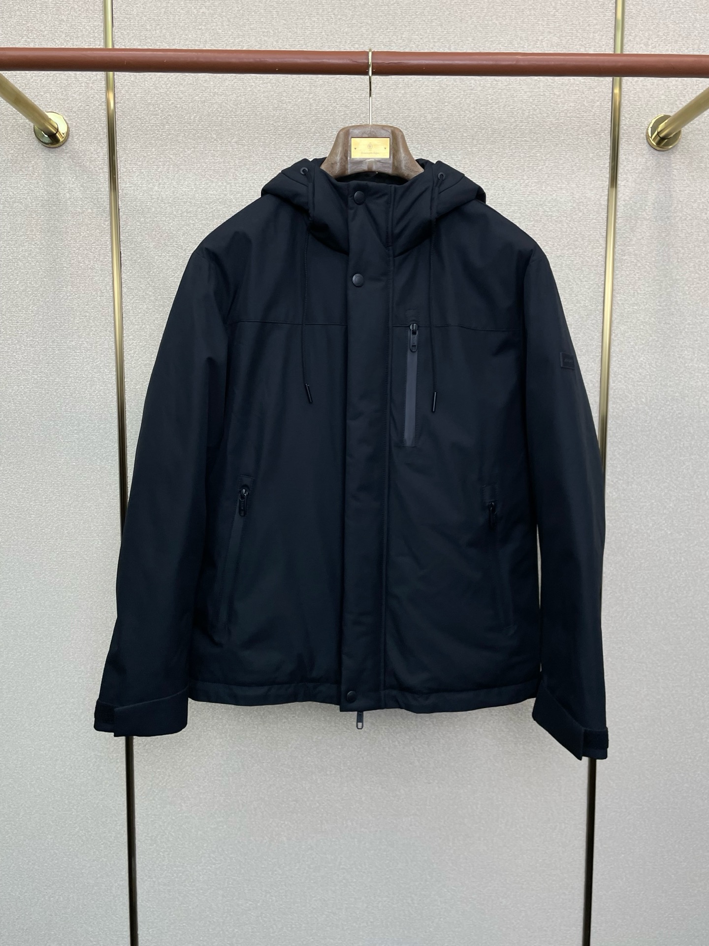 。羽绒服-ZEGNA杰尼亚💥独家专供秋冬新款羽绒服 贸易公司渠道稀出，降温天气必备的保暖单品。不论是日常