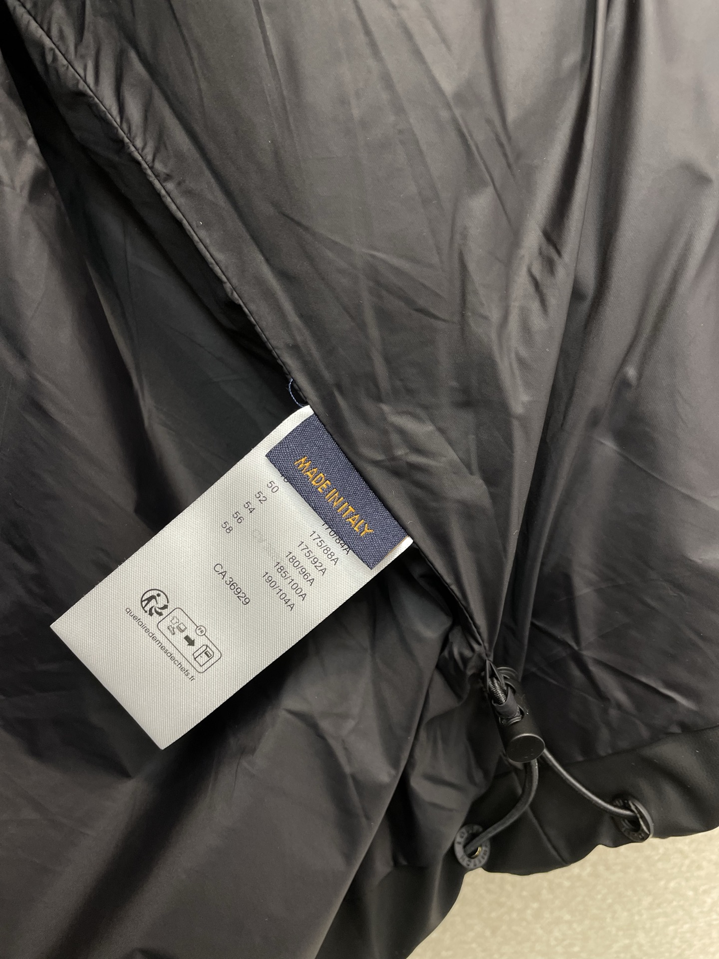 。羽绒服-Louis Vuitton路易威登💥砸锅卖铁都要上的新款！新款经典高领连帽羽绒服，贸易公司渠道