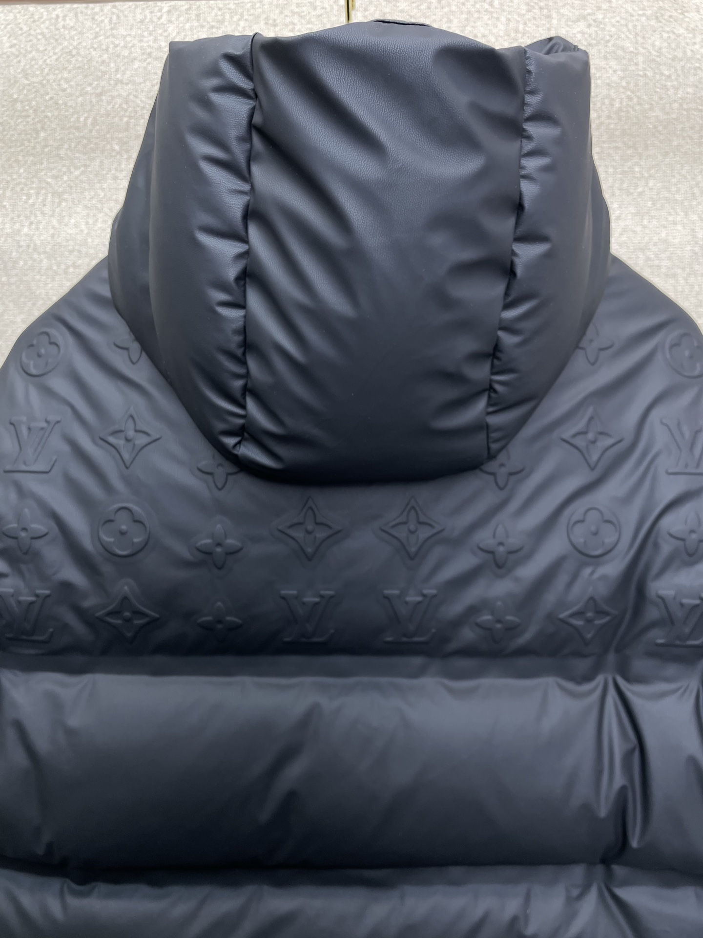 。羽绒服-Louis Vuitton路易威登💥砸锅卖铁都要上的新款！新款经典高领连帽羽绒服，贸易公司渠道