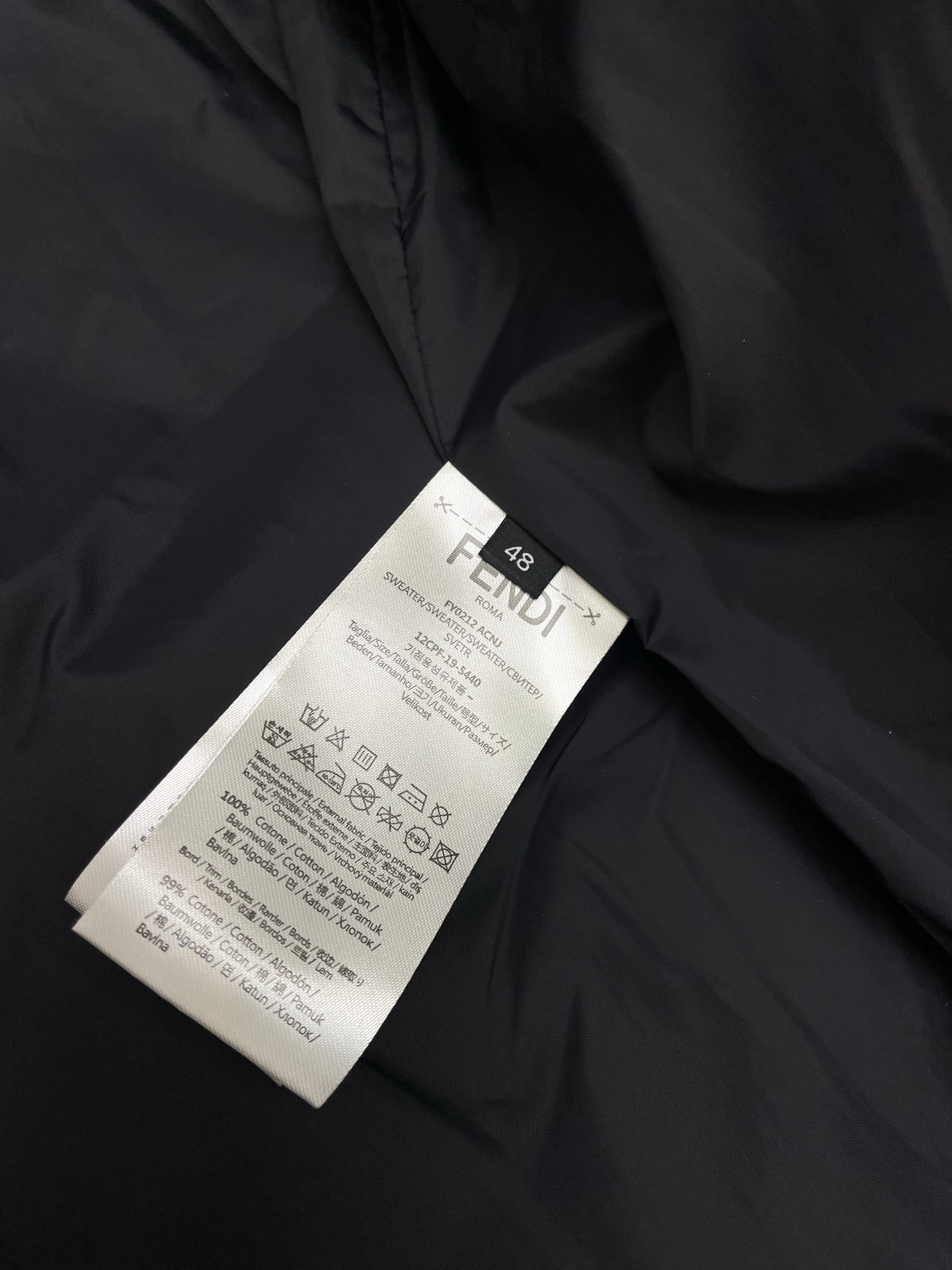 。羽绒服-FENDI芬迪💥砸锅卖铁都要上的新款！新款经典高领连帽羽绒服，贸易公司渠道稀出，降温天气必备的