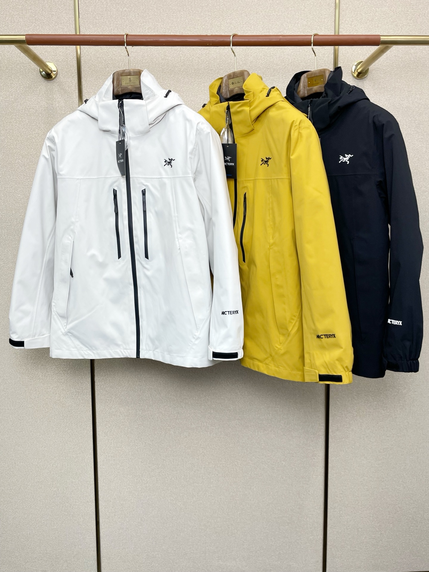 。羽绒服- Arc’teryx始祖鸟💥独家专供秋冬新款连帽羽绒服。三合一羽绒冲锋衣夹克 贸易公司渠道稀出