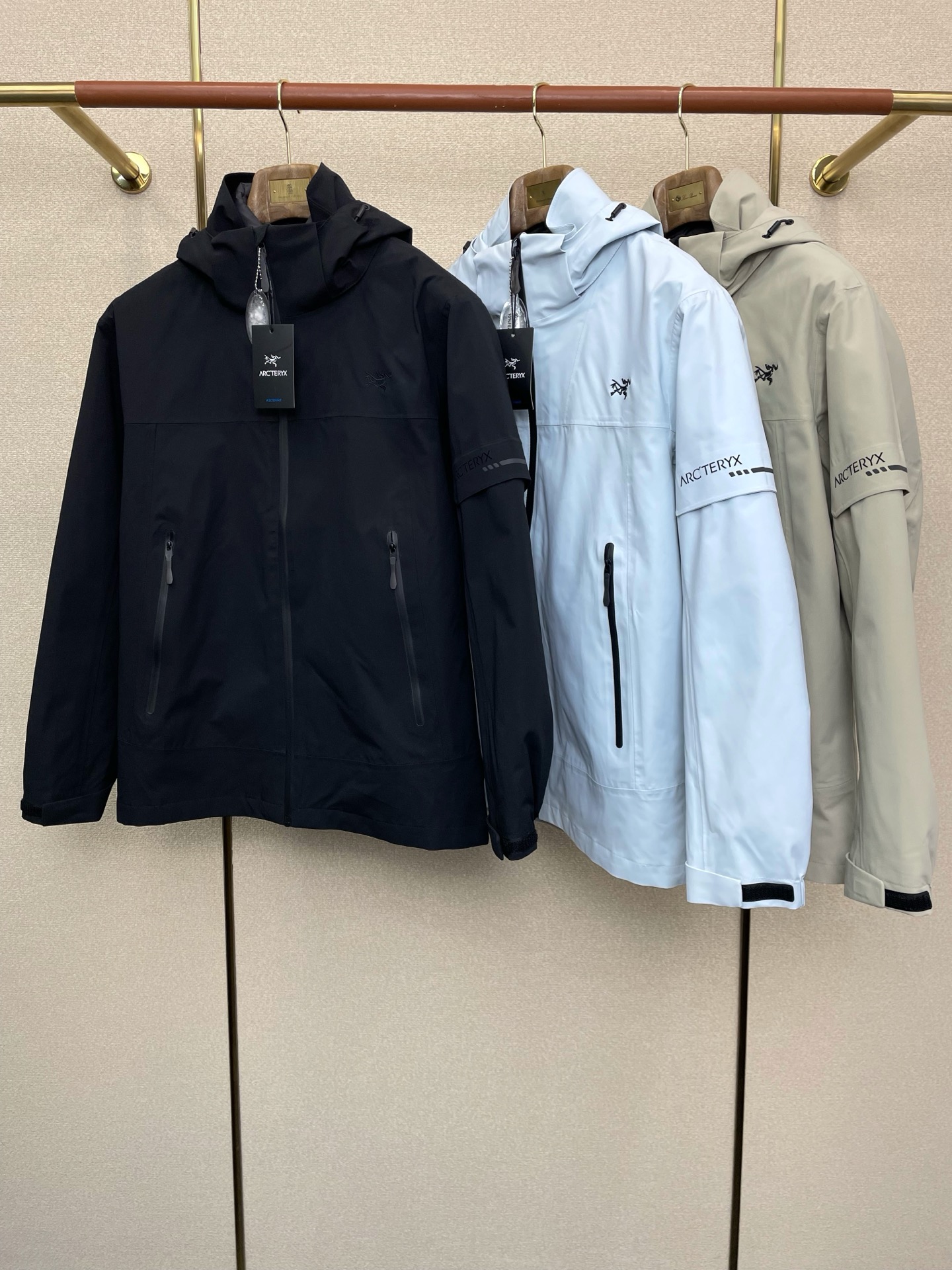。羽绒服- Arc’teryx始祖鸟💥独家专供秋冬新款连帽羽绒服。三合一羽绒冲锋衣夹克 贸易公司渠道稀出