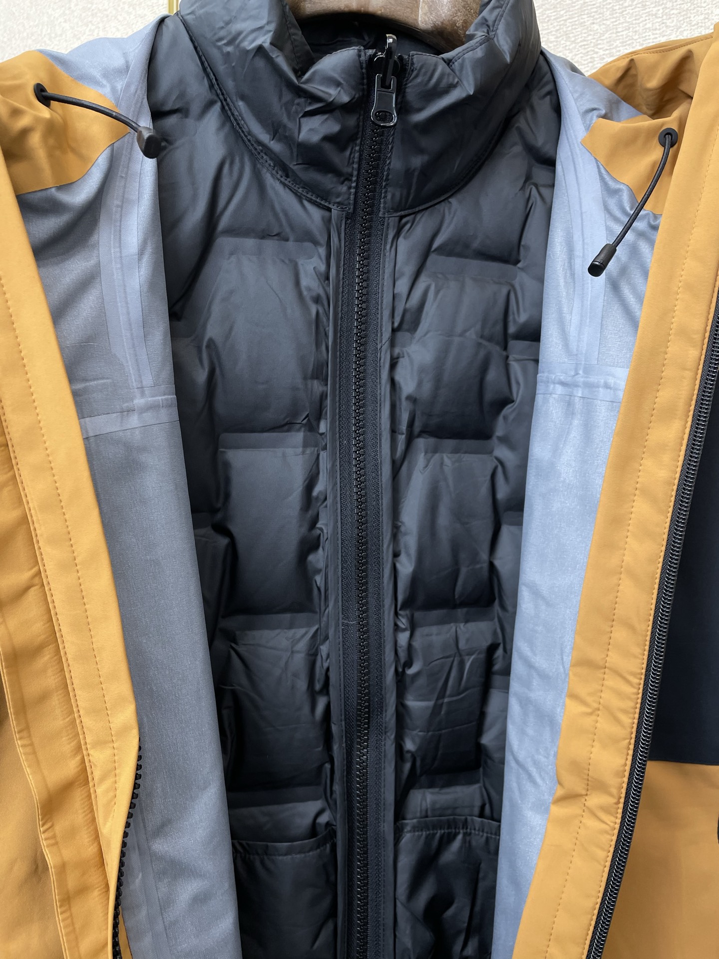 。羽绒服- Arc’teryx始祖鸟💥独家专供秋冬新款连帽羽绒服。三合一羽绒冲锋衣夹克 贸易公司渠道稀出