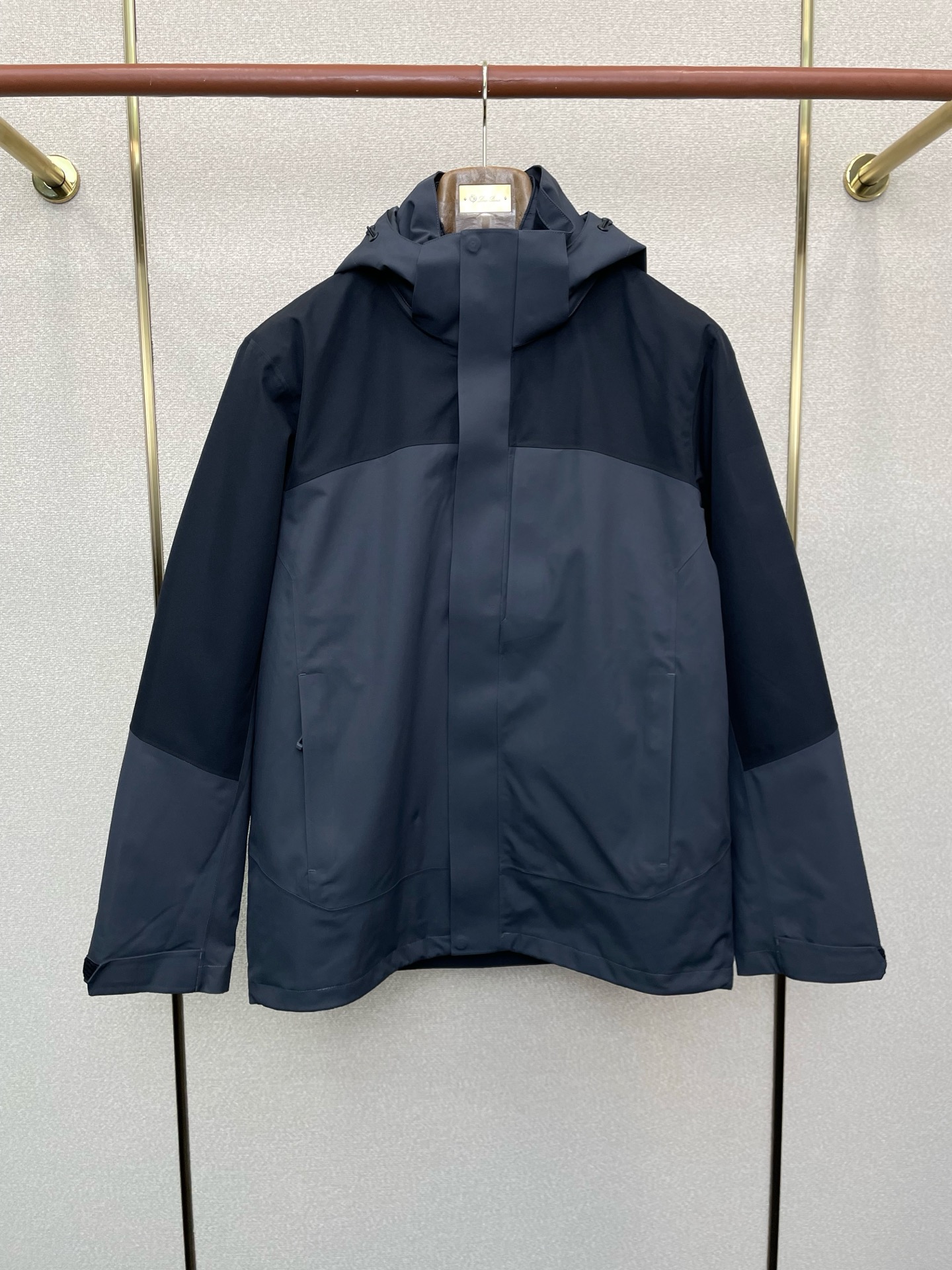 。羽绒服- Arc’teryx始祖鸟💥独家专供秋冬新款连帽羽绒服。三合一羽绒冲锋衣夹克 贸易公司渠道稀出