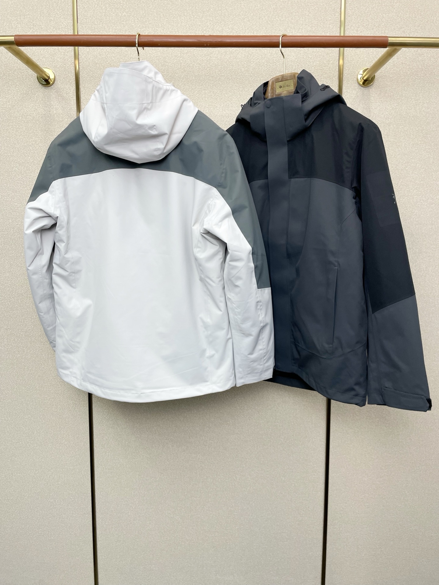 。羽绒服- Arc’teryx始祖鸟💥独家专供秋冬新款连帽羽绒服。三合一羽绒冲锋衣夹克 贸易公司渠道稀出