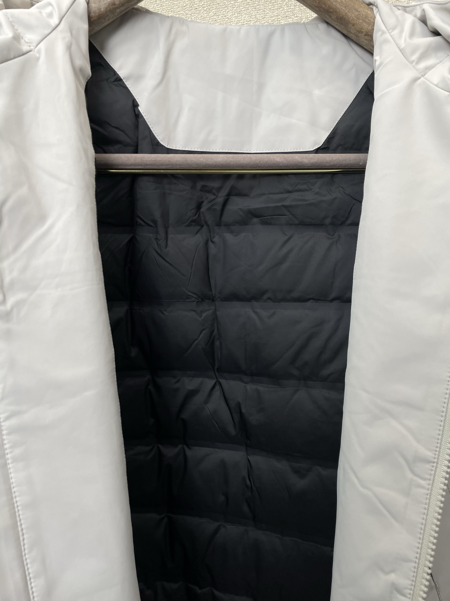 。羽绒服-Arc’teryx始祖鸟💥独家专供秋冬新款羽绒服。贸易公司渠道稀出，降温天气必备的保暖单品，不