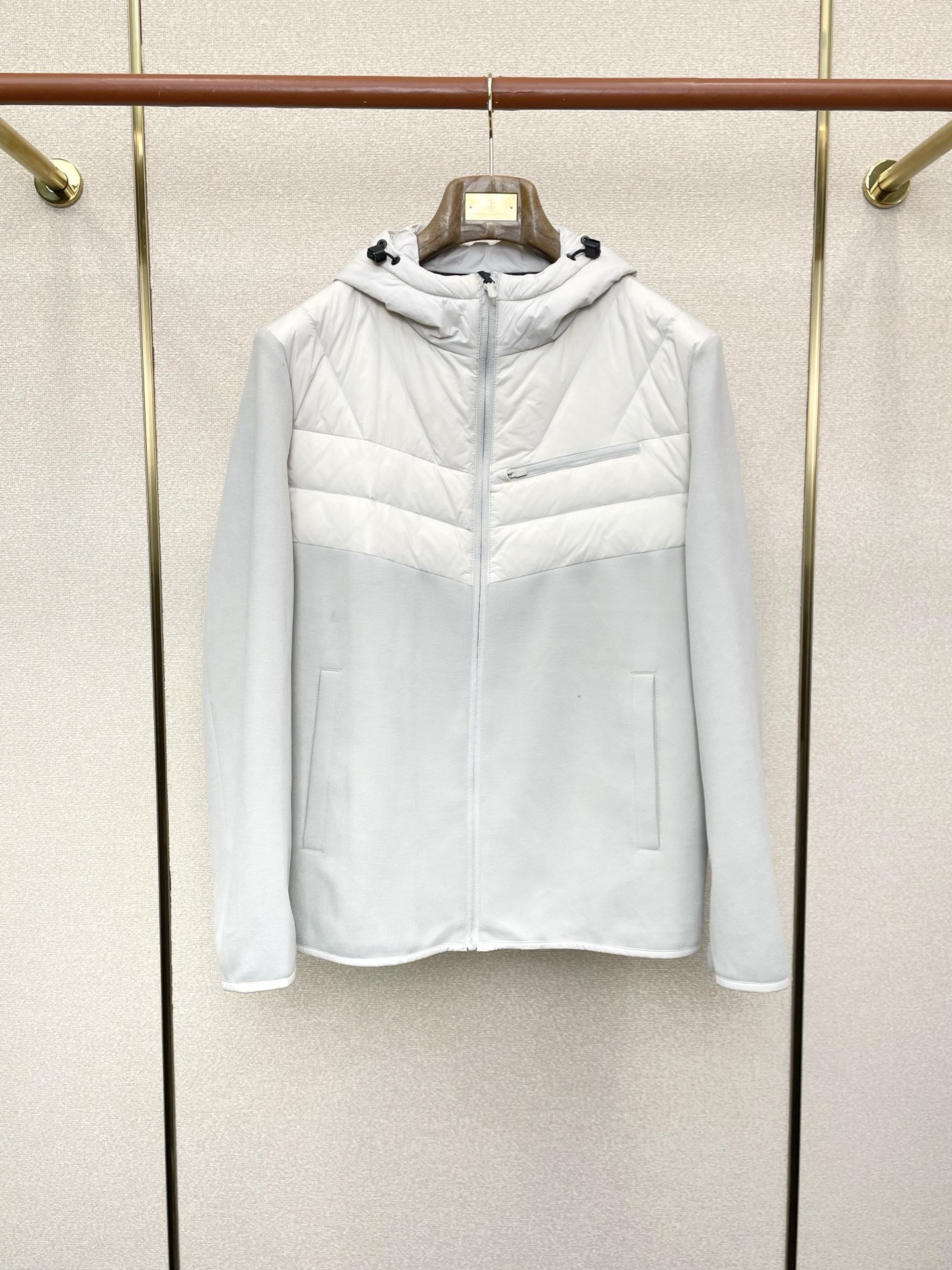 。羽绒服-Arc’teryx始祖鸟💥独家专供秋冬新款羽绒服。贸易公司渠道稀出，降温天气必备的保暖单品，不