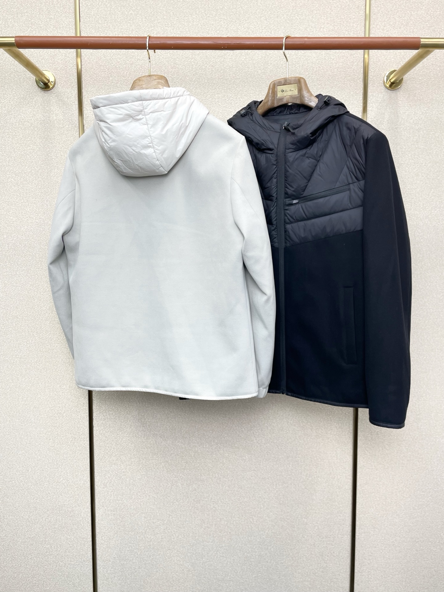 。羽绒服-Arc’teryx始祖鸟💥独家专供秋冬新款羽绒服。贸易公司渠道稀出，降温天气必备的保暖单品，不