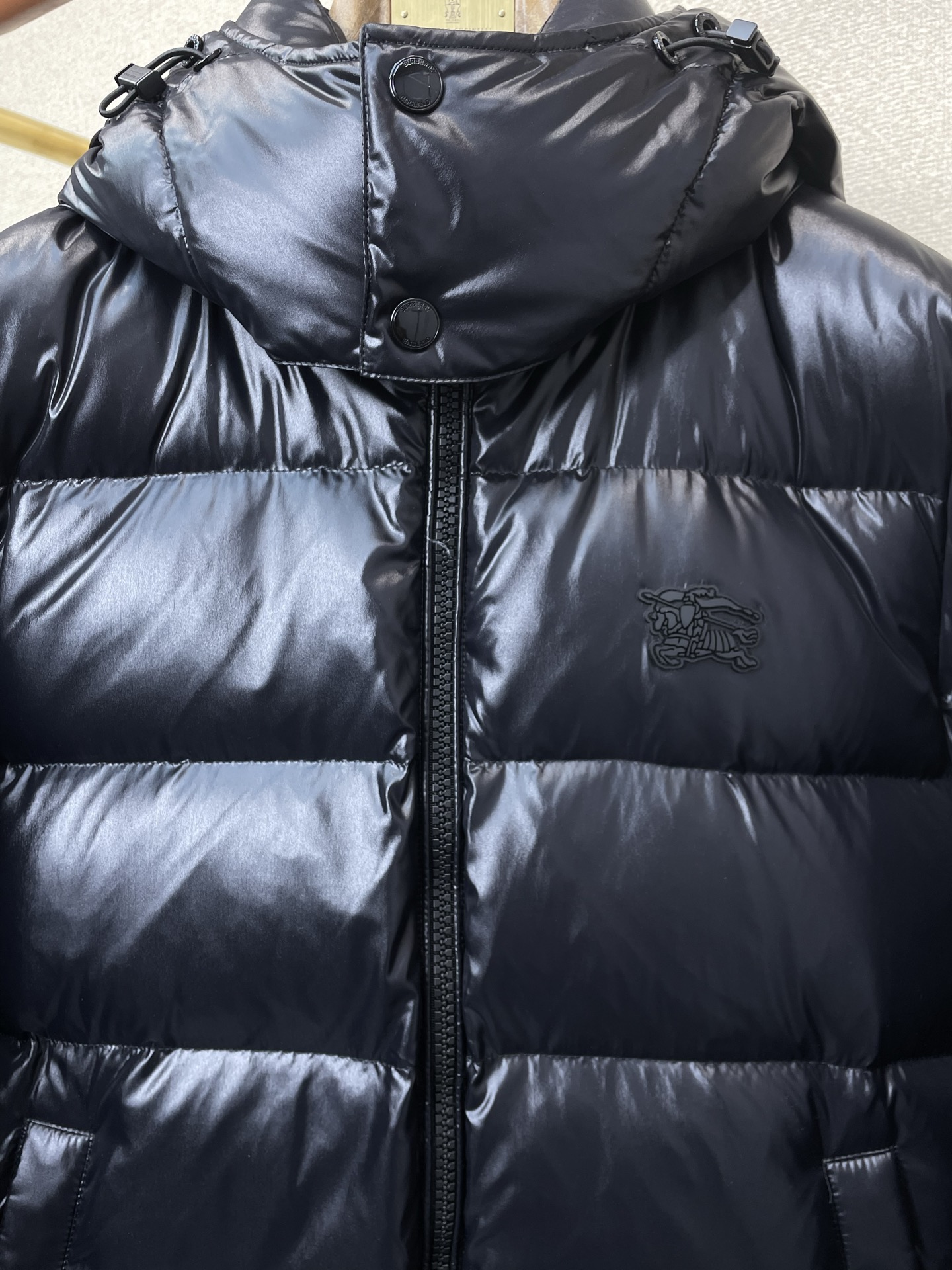 。羽绒服-Burberry巴宝莉💥独家专供秋冬新款羽绒服。贸易公司渠道稀出，降温天气必备的保暖单品，不论