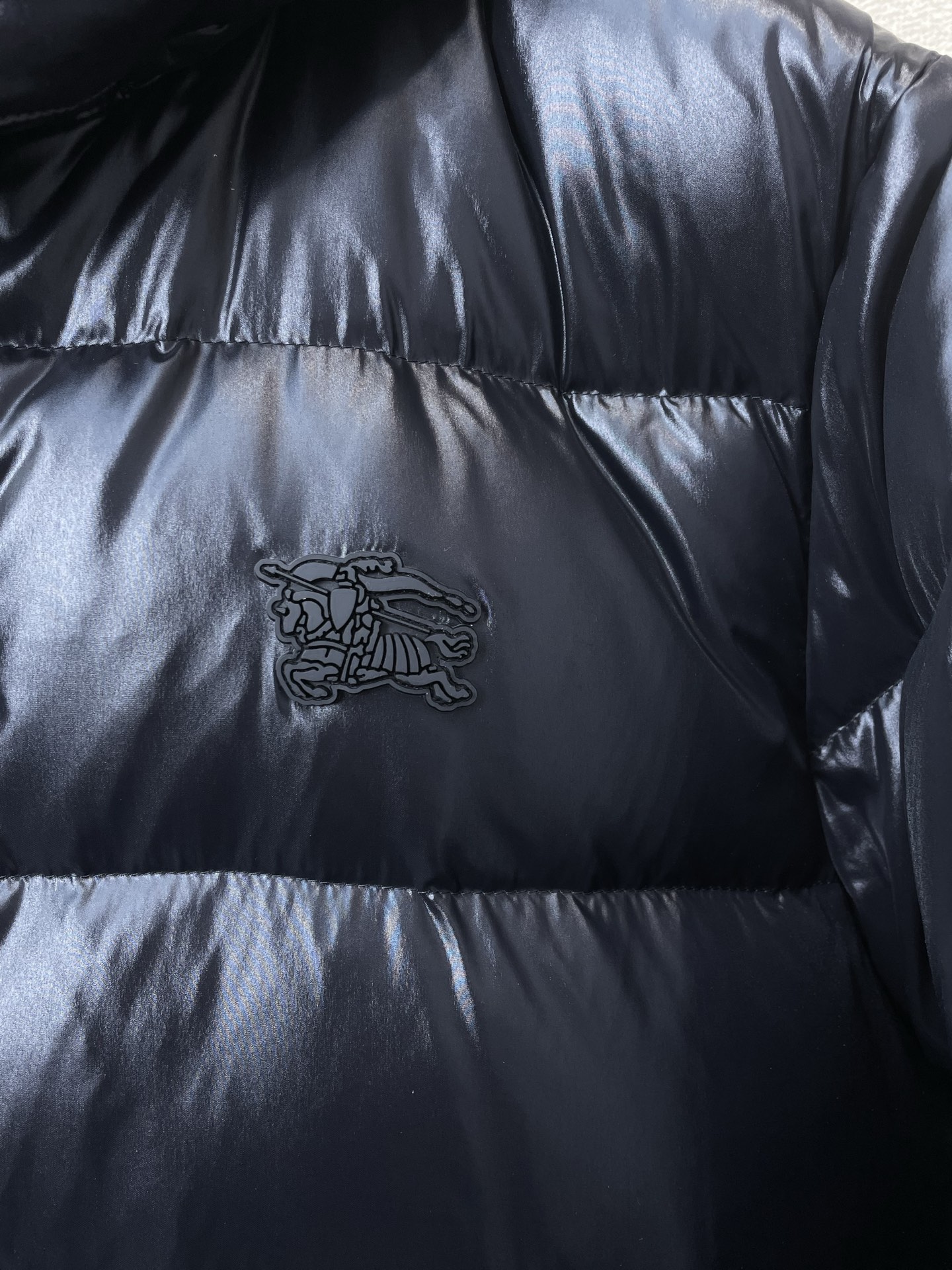 。羽绒服-Burberry巴宝莉💥独家专供秋冬新款羽绒服。贸易公司渠道稀出，降温天气必备的保暖单品，不论