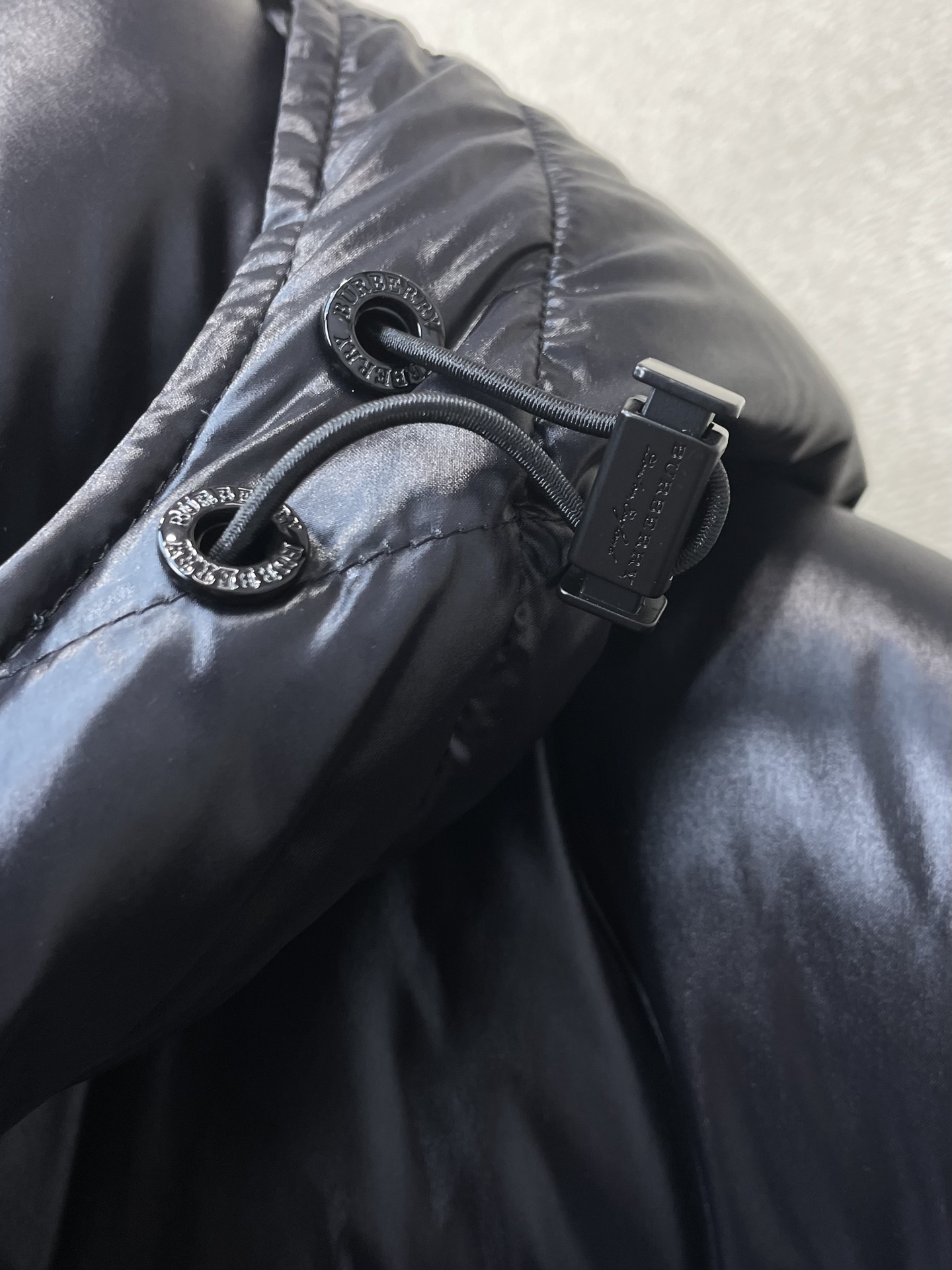 。羽绒服-Burberry巴宝莉💥独家专供秋冬新款羽绒服。贸易公司渠道稀出，降温天气必备的保暖单品，不论