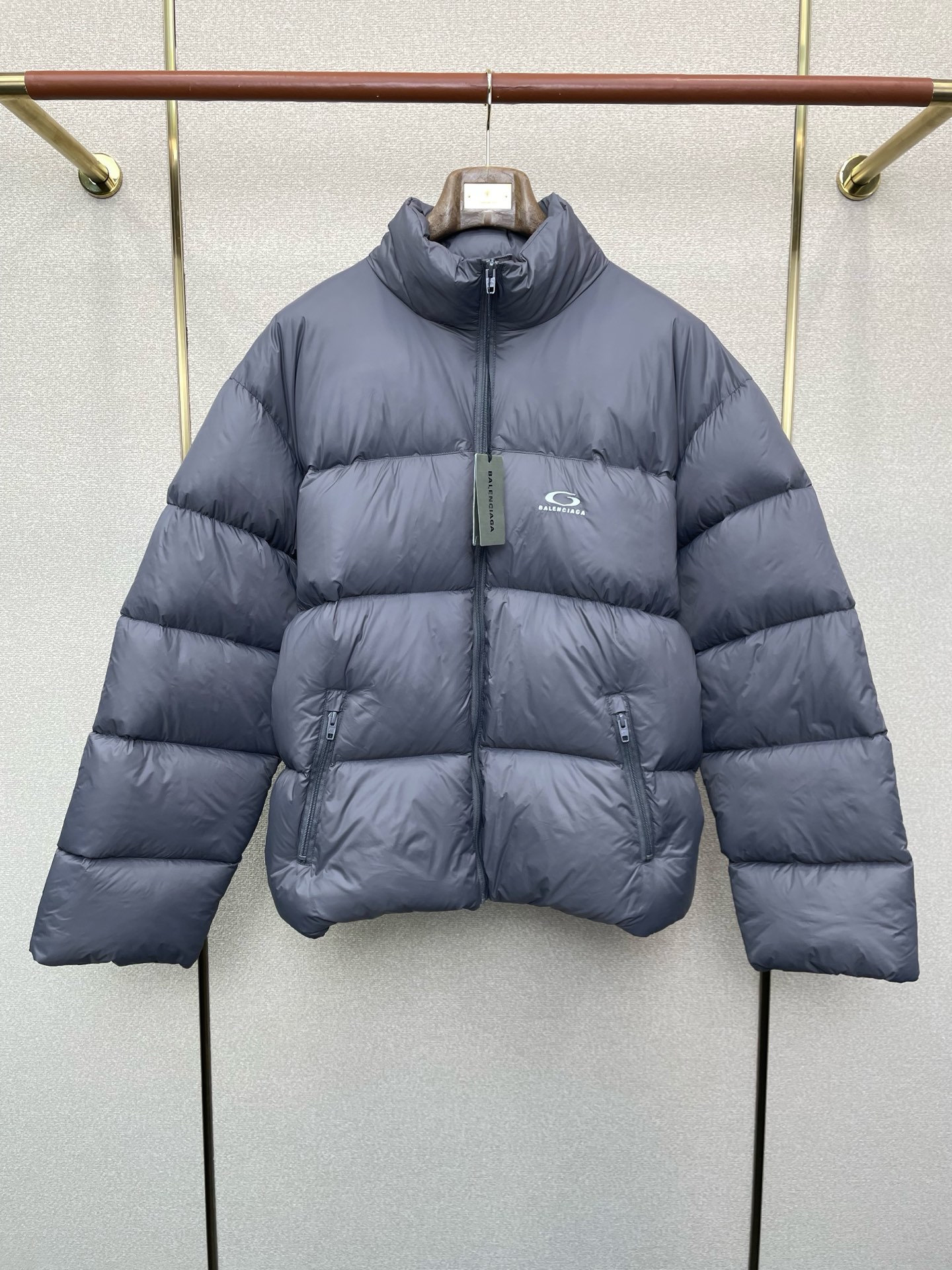 。羽绒服- Balenciga巴黎世家💥独家专供秋冬新款高领羽绒服，贸易公司渠道稀出，降温天气必备的保暖