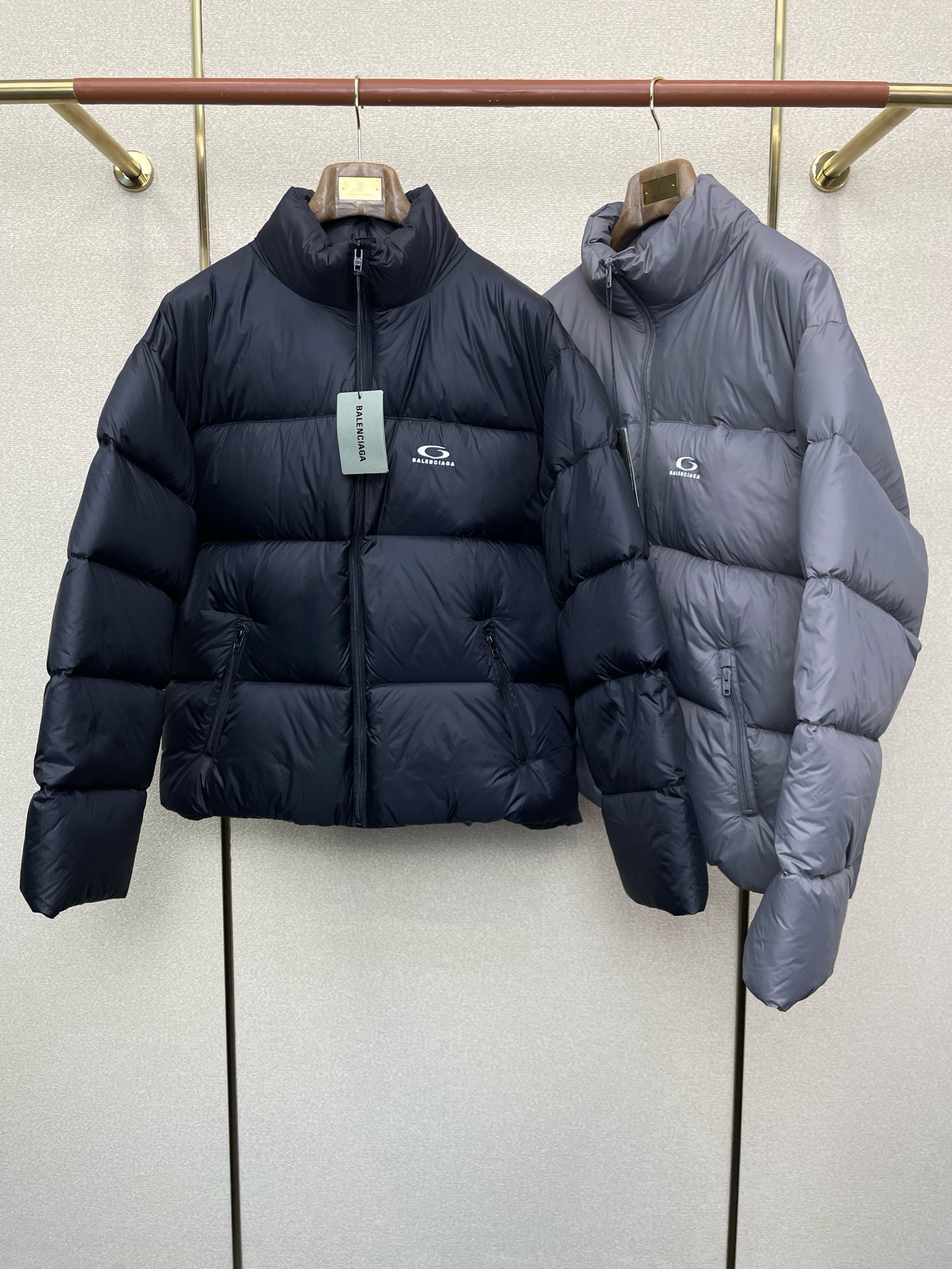 。羽绒服- Balenciga巴黎世家💥独家专供秋冬新款高领羽绒服，贸易公司渠道稀出，降温天气必备的保暖