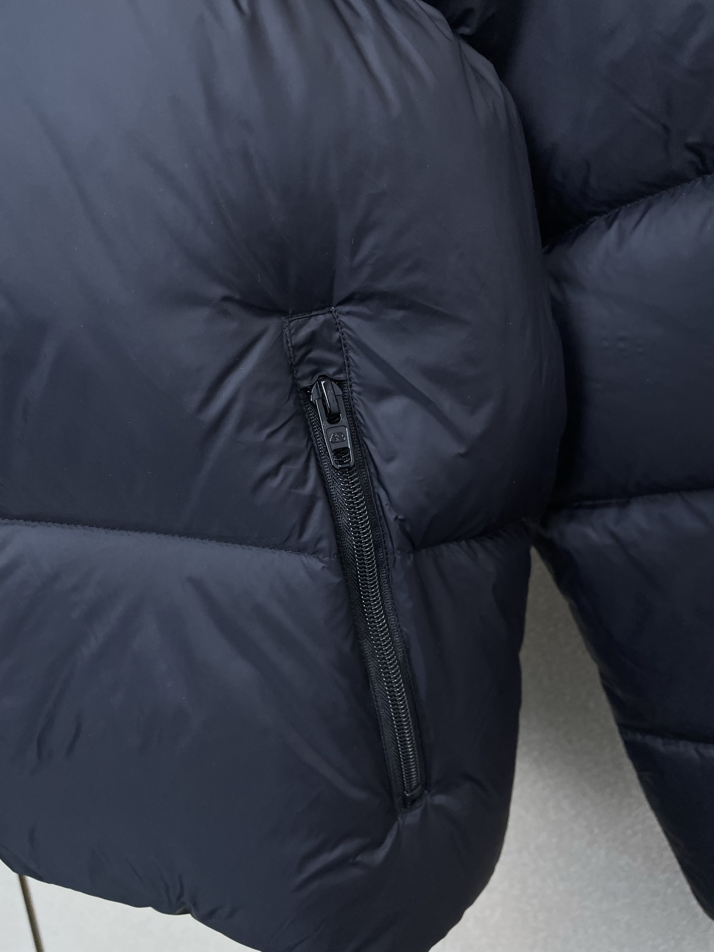 。羽绒服- Balenciga巴黎世家💥独家专供秋冬新款高领羽绒服，贸易公司渠道稀出，降温天气必备的保暖