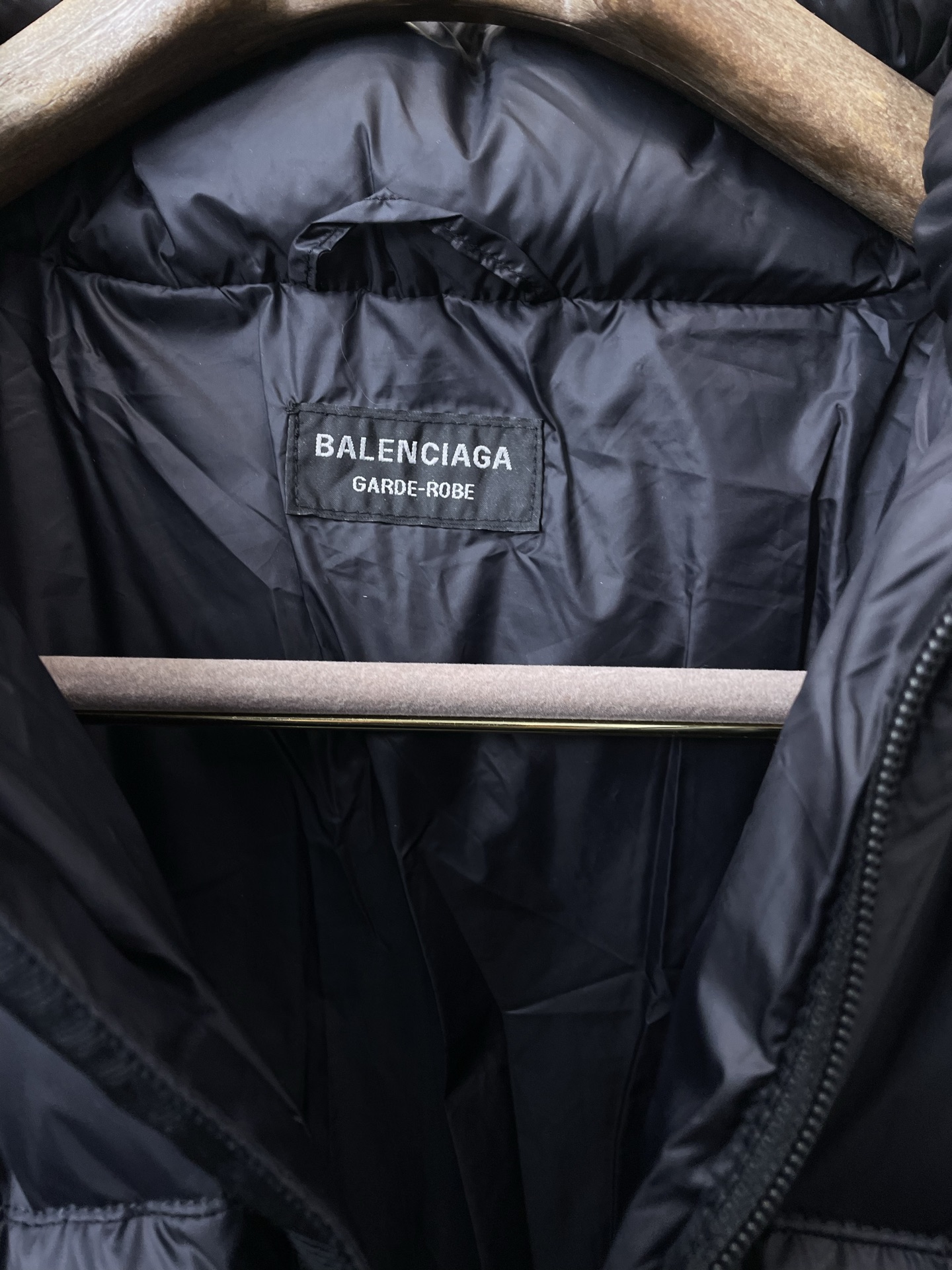 。羽绒服- Balenciga巴黎世家💥独家专供秋冬新款高领羽绒服，贸易公司渠道稀出，降温天气必备的保暖
