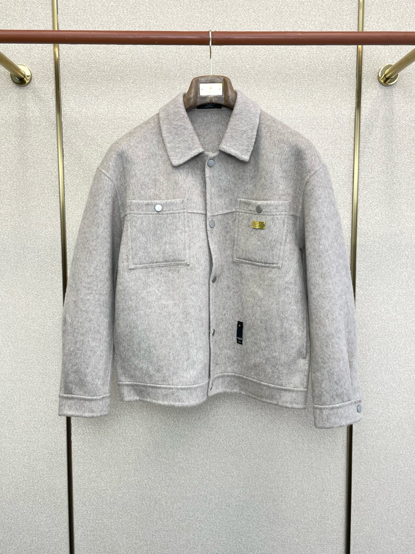 NO:627857,.Short coat-a new style that FENDI will buy at every turn!  New original men's wool double-sided woolen jacket short breasted classic woolen jacket channel special supply High-end goods official website counter synchronization old money style simple classic hot style. Simple and neat and refreshing business, quality workmanship details can withstand any form of inspection, definitely produced by a major factory, presenting a brand new look, giving you a unique upper body experience!  All have gone through a strict selection process, original custom-made buttons, simple, elegant and versatile styles. The upper body is elegant and handsome, giving you a brand new sense of sight!  The appearance is incomparable, the details are in place, the upper body is not picky, and it is a must-have. Size M-3XL (half a size larger),, fendi, jackets & coats, alexander wang19860909.短款大衣-FENDI砸锅卖铁都要上的新款！新款原单男士羊毛双面呢外套短款排扣经典毛呢外套渠道特供 高端货官网柜台同步 老钱风格 简约经典大爆款.简洁利落又清爽商务,品质做工细节经得起任何形式检验,绝对大厂代工出品 呈现一种焕然一新,赋予你与众不同的上身体验！均经过严格的挑选工序,原版定制纽扣,简约大方百搭款 上身优雅帅气,焕然一新的即视感！品相无敌,细节都很到位,上身不挑人,必入的自留款. 码数M-3XL（偏大半码）,,fendi,jackets & coats,alexander wang,Men's clothing