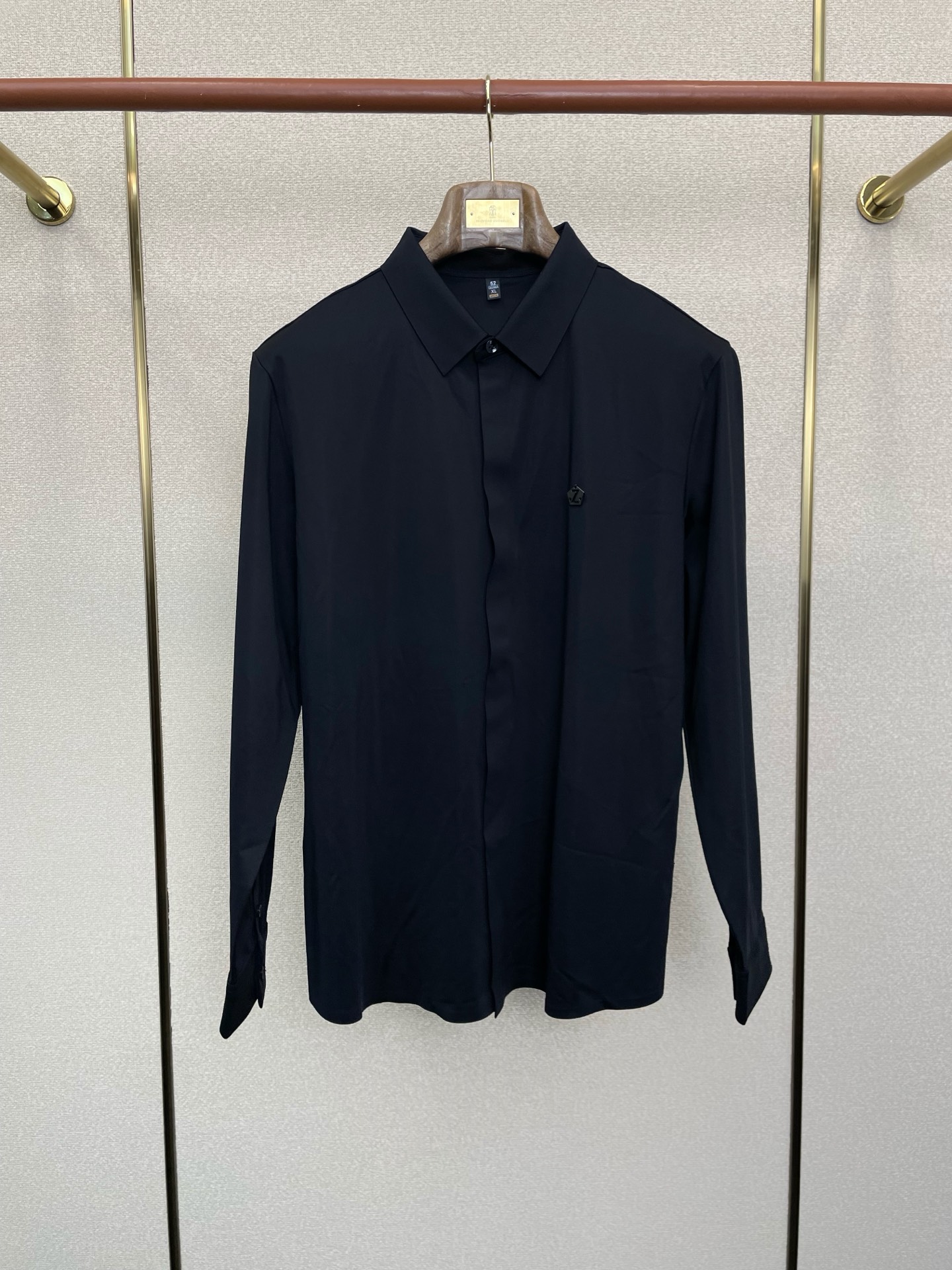 NO:622835,.ZEGNA Zegna’s new model is a must-have!  New original men's casual long-sleeved shirt, high-end customization, high-end version, fashionable and versatile, popular imported fabrics, super soft and delicate to the touch, skin-friendly and comfortable to wear, high-end boutique, the upper body is exquisitely made by the factory, a must-have item for men, complete with three standards, size M-4XL,,zegna,shirts,alexander wang19860909.ZEGNA杰尼亚砸锅卖铁都要上的新款！新款原单男士休闲长袖衬衫 高端定制 高端版本 时尚百搭爆款进口面料 手感超柔软细腻 穿着亲肤舒适 高端精品 代工厂精细做上身非常赞 男士必备单品 三标齐全 码数M-4XL,,zegna,shirts,alexander wang,Men's clothing