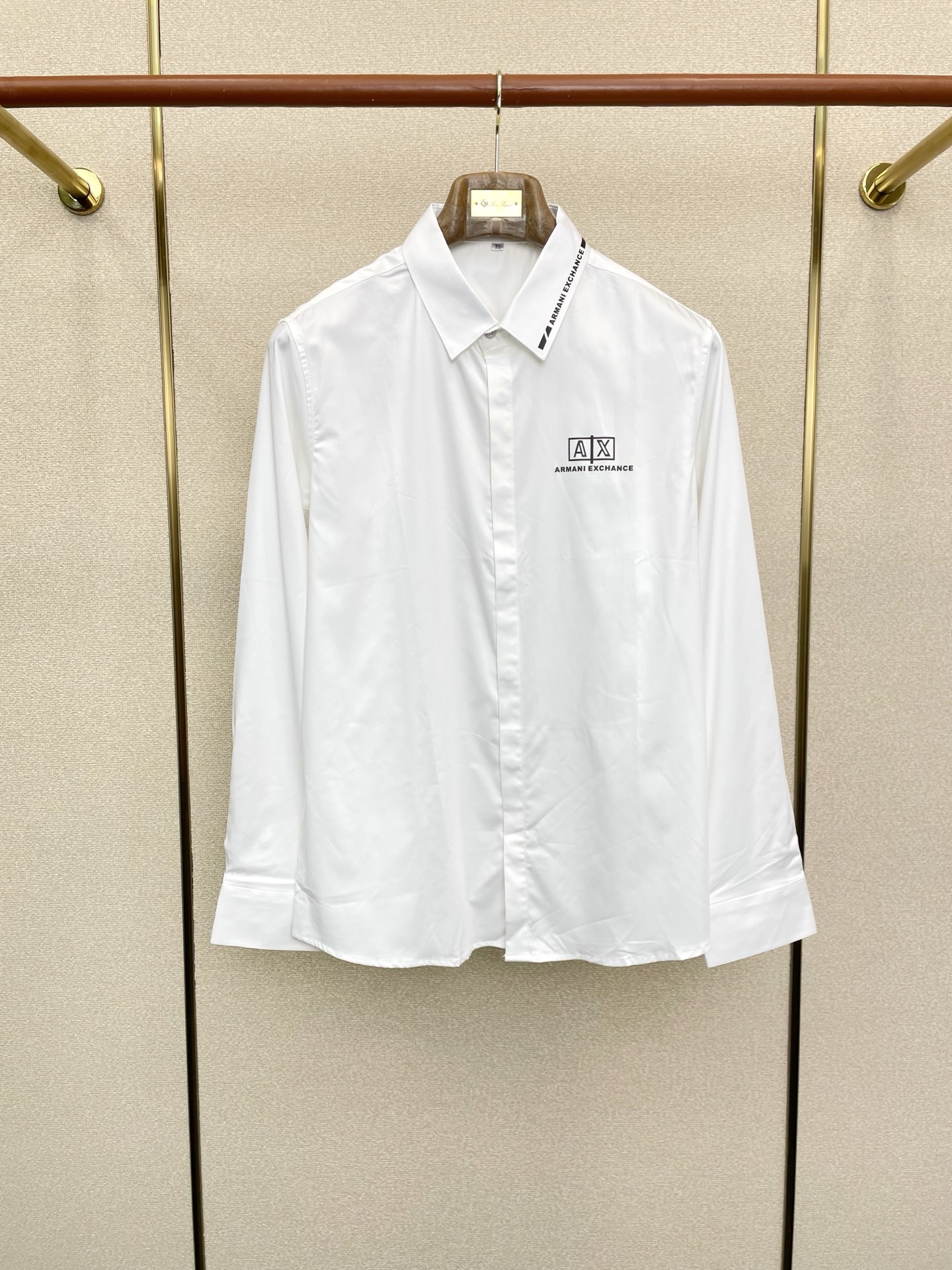 NO:622841,.ARMANI Armani is a new model that sells everything!  New original men's casual long-sleeved shirt, high-end customization, high-end version, fashionable and versatile, popular imported fabrics, super soft and delicate to the touch, skin-friendly and comfortable to wear, high-end boutique, the upper body is finely made by the OEM, very good, a must-have item for men, complete with three standards, size M-4XL,,armani,armani,shirts,alexander wang19860909.ARMANI阿玛尼砸锅卖铁都要上的新款！新款原单男士休闲长袖衬衫 高端定制 高端版本 时尚百搭爆款进口面料 手感超柔软细腻 穿着亲肤舒适 高端精品 代工厂精细做上身非常赞 男士必备单品 三标齐全 码数M-4XL,,armani,armani,shirts,alexander wang,Men's clothing