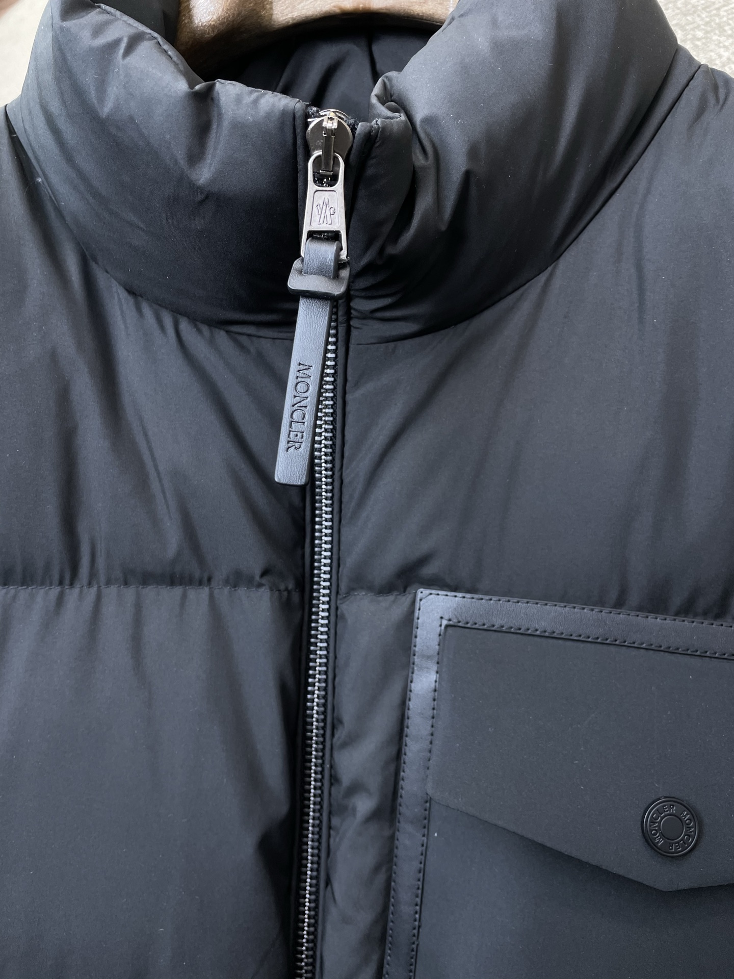 。羽绒服-Moncler蒙口💥独家专供秋冬新款羽绒服 高领羽绒服 贸易公司渠道稀出，降温天气必备的保暖单