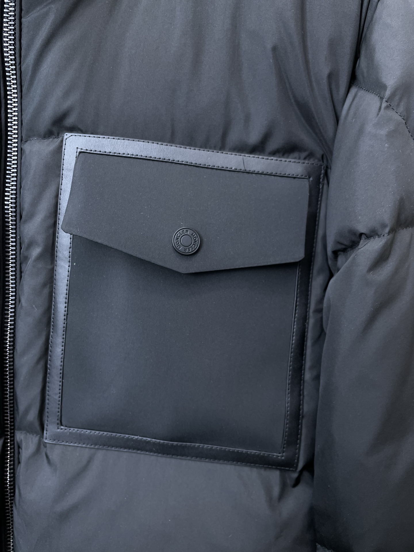 。羽绒服-Moncler蒙口💥独家专供秋冬新款羽绒服 高领羽绒服 贸易公司渠道稀出，降温天气必备的保暖单