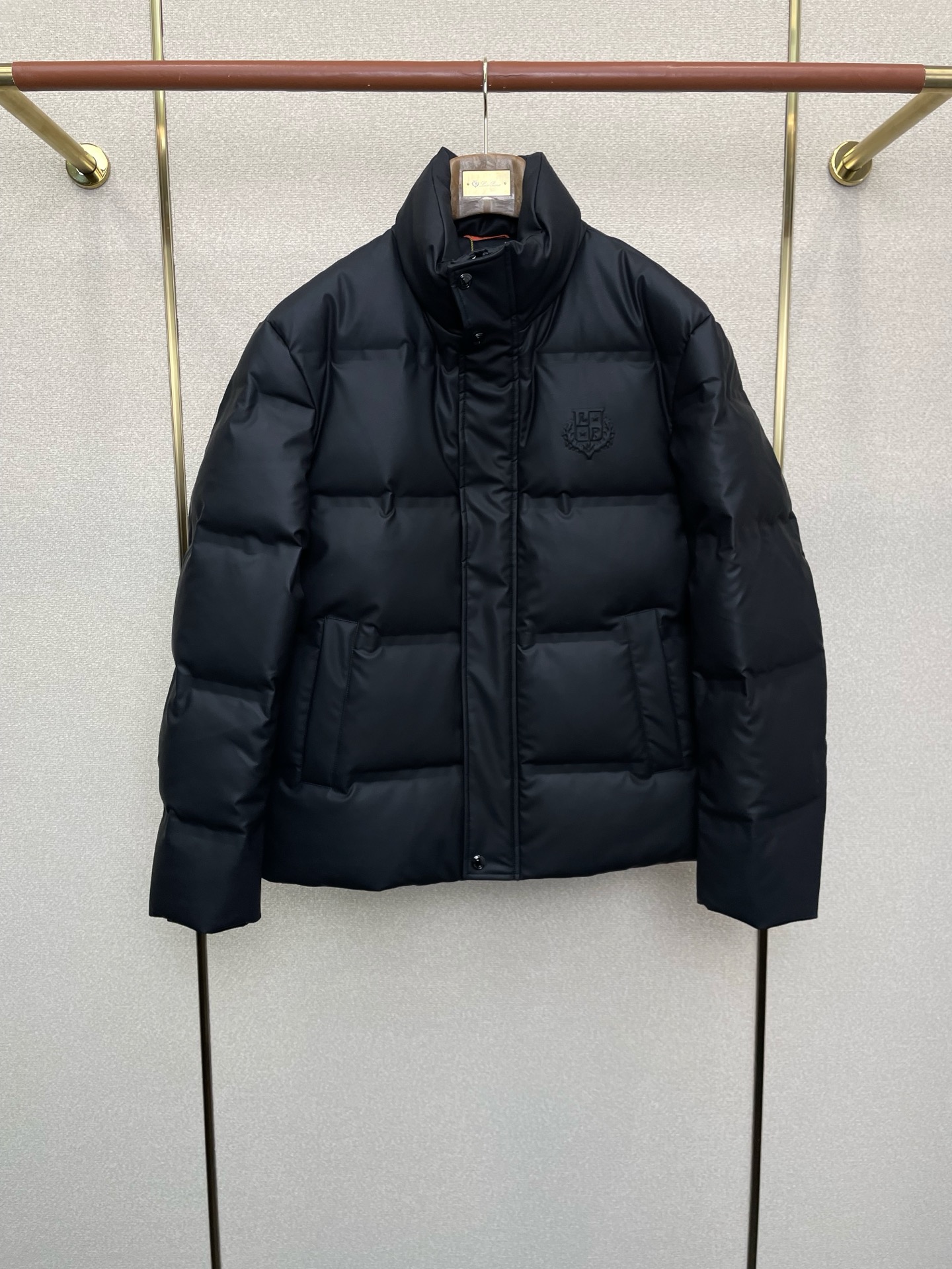 。羽绒服-lP🆕-Loro Piana诺悠翩雅💥独家专供秋冬新款羽绒服 立领皮质羽绒服 贸易公司渠道稀出