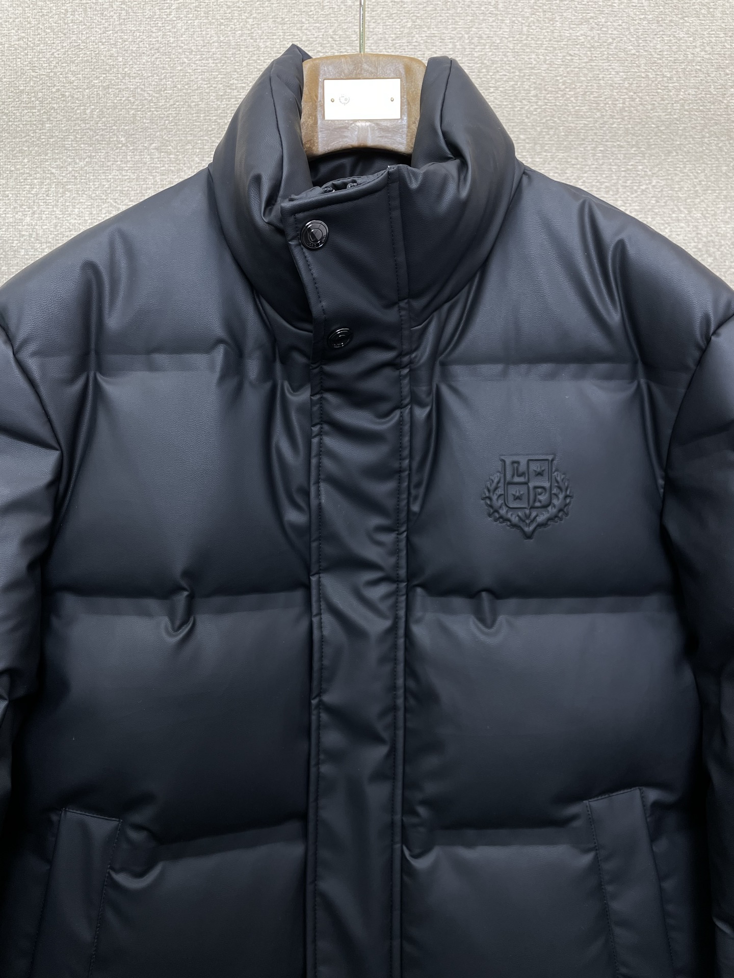 。羽绒服-lP🆕-Loro Piana诺悠翩雅💥独家专供秋冬新款羽绒服 立领皮质羽绒服 贸易公司渠道稀出