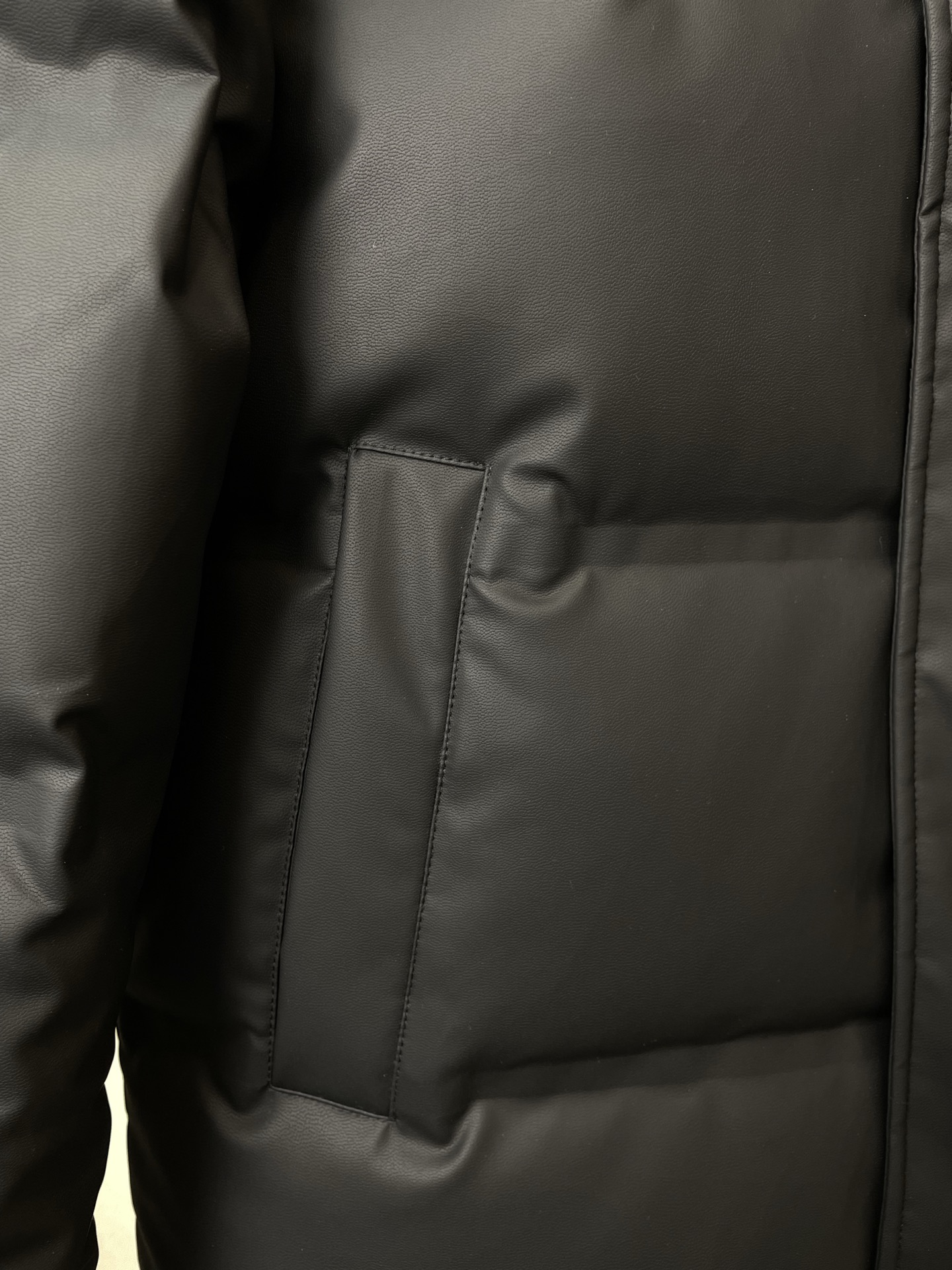 。羽绒服-lP🆕-Loro Piana诺悠翩雅💥独家专供秋冬新款羽绒服 立领皮质羽绒服 贸易公司渠道稀出