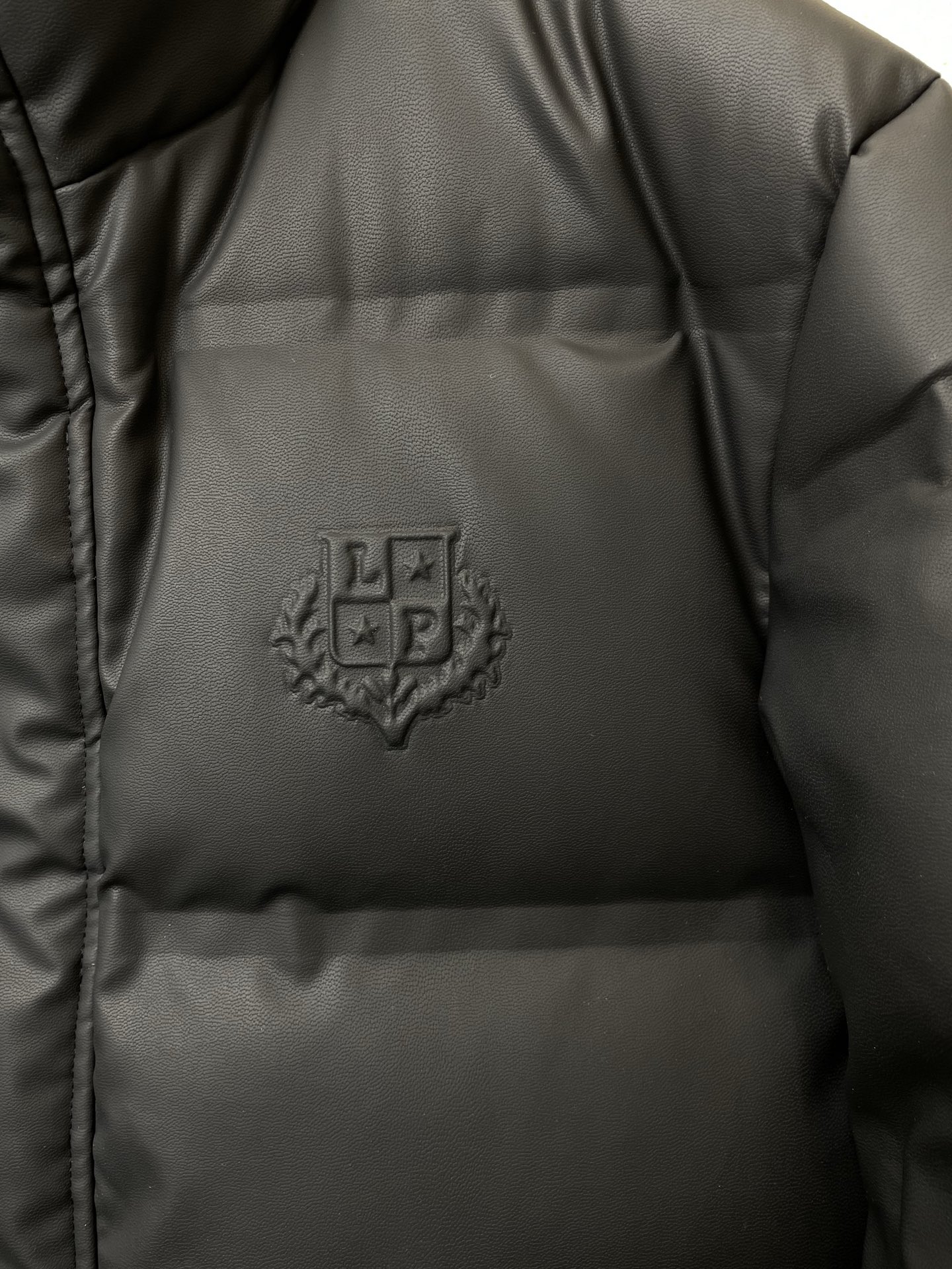 。羽绒服-lP🆕-Loro Piana诺悠翩雅💥独家专供秋冬新款羽绒服 立领皮质羽绒服 贸易公司渠道稀出