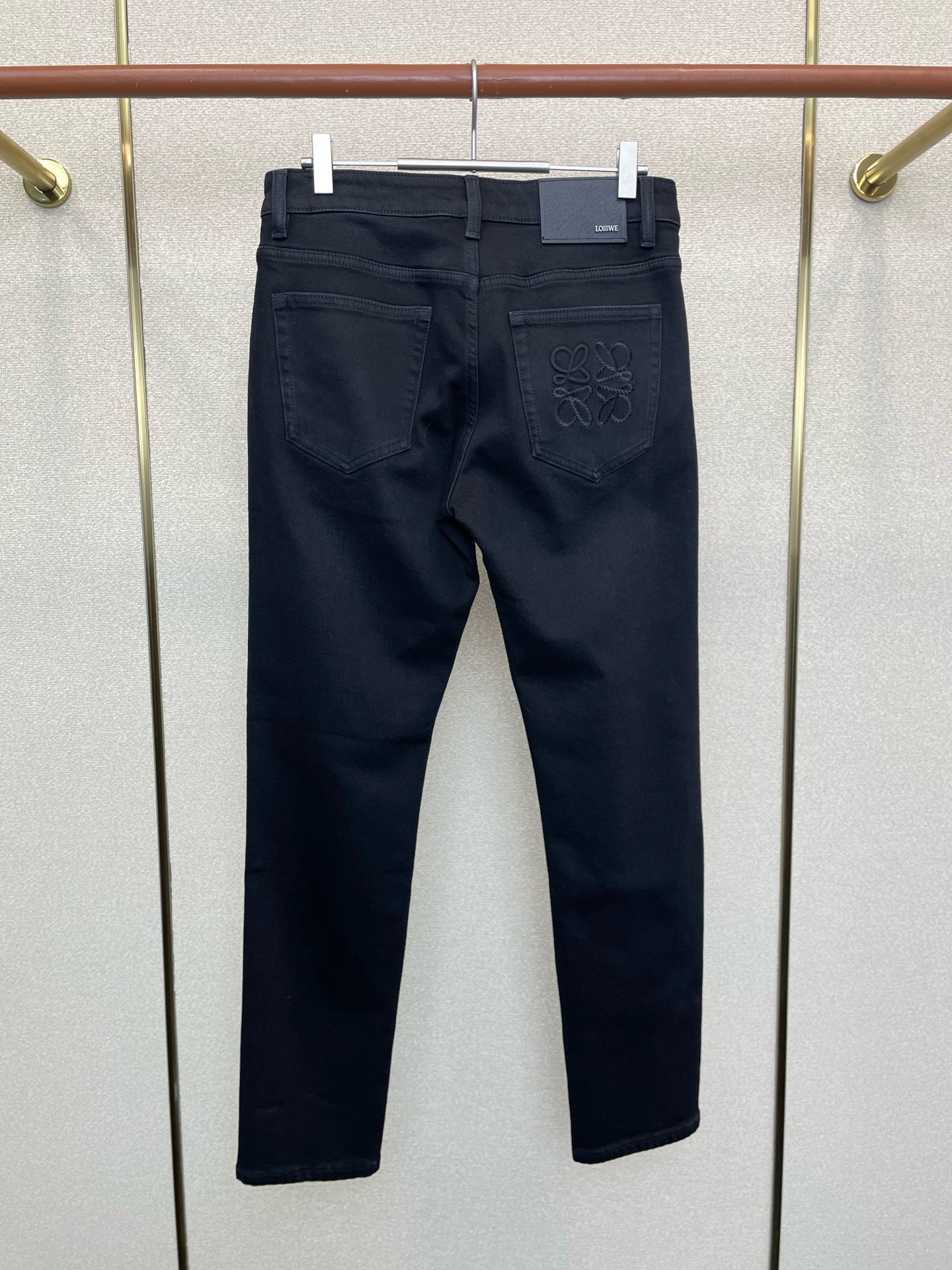 。LOEWE罗意威💥独家专供新款休闲牛仔裤👖高端版本！专柜定制加绒面料 透气舒适度高，细节无可挑剔，品牌