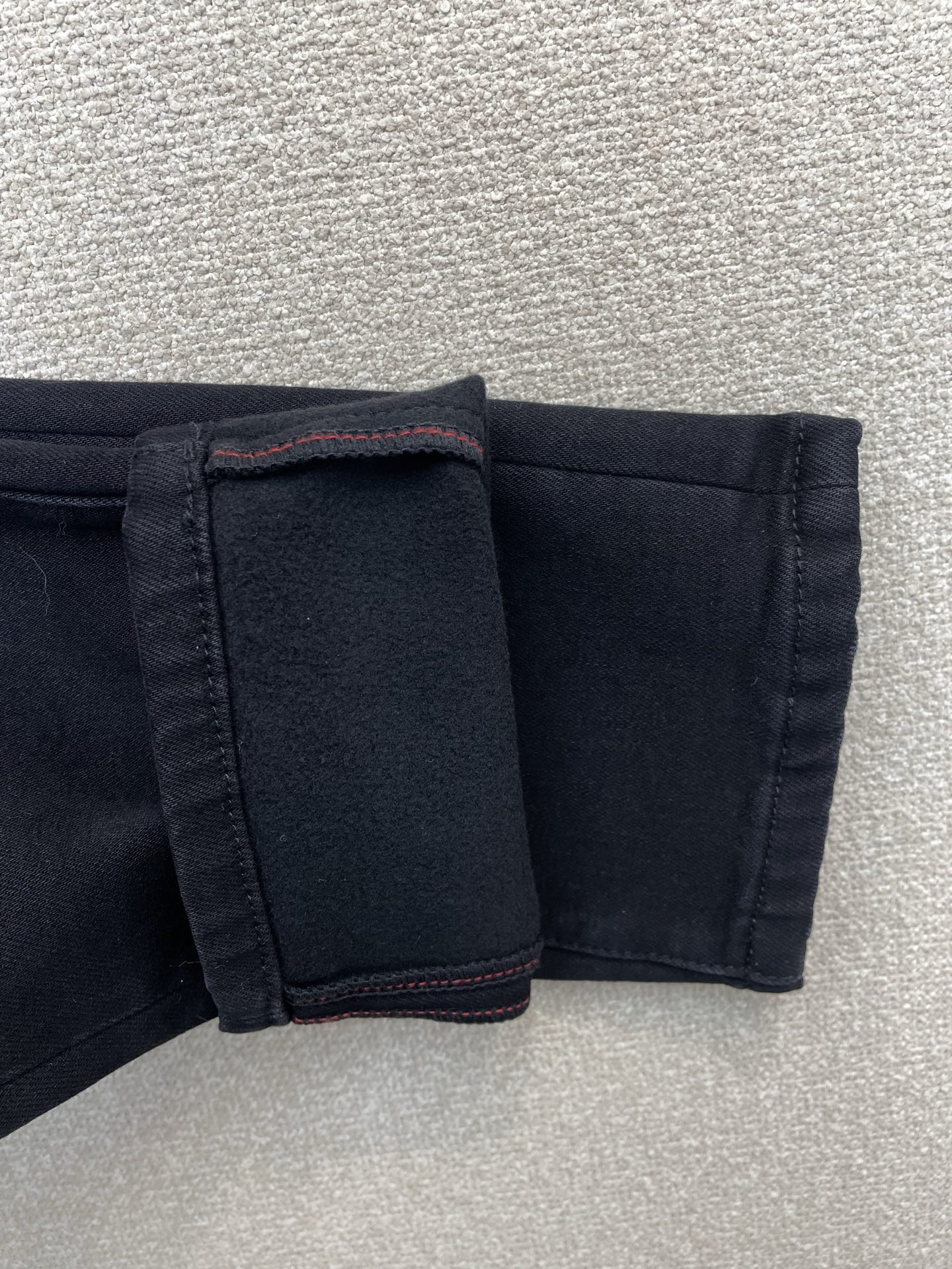 。LOEWE罗意威💥独家专供新款休闲牛仔裤👖高端版本！专柜定制加绒面料 透气舒适度高，细节无可挑剔，品牌