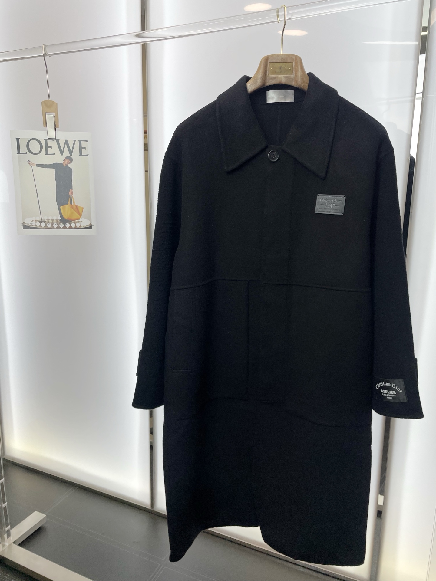 NO:624813,.Long coat - Dior’s new style that everyone wants to buy!  New original men's wool double-sided woolen coat, long breasted classic woolen coat channel special supply, high-end goods official website counter synchronization, simple and classic popular style. Simple, neat and refreshing business, quality workmanship details can withstand any form of inspection, definitely produced by a major factory, presenting a brand new look, giving you a unique upper body experience!  All have gone through a strict selection process, original custom-made buttons, simple, elegant and versatile styles. The upper body is elegant and handsome, giving you a brand new sense of sight!  The appearance is incomparable, the details are in place, the upper body is not picky, it is a must-have for your own use. Size M-XXXL,, dior, dior, jackets & coats, alexander wang19860909.长款大衣- Dior迪奥砸锅卖铁都要上的新款！新款原单男士羊毛双面呢大衣长款排扣经典毛呢外套渠道特供 高端货官网柜台同步 简约经典大爆款.简洁利落又清爽商务,品质做工细节经得起任何形式检验,绝对大厂代工出品 呈现一种焕然一新,赋予你与众不同的上身体验！均经过严格的挑选工序,原版定制纽扣,简约大方百搭款 上身优雅帅气,焕然一新的即视感！品相无敌,细节都很到位,上身不挑人,必入的自留款. 码数M-XXXL,,dior,dior,jackets & coats,alexander wang,Men's clothing