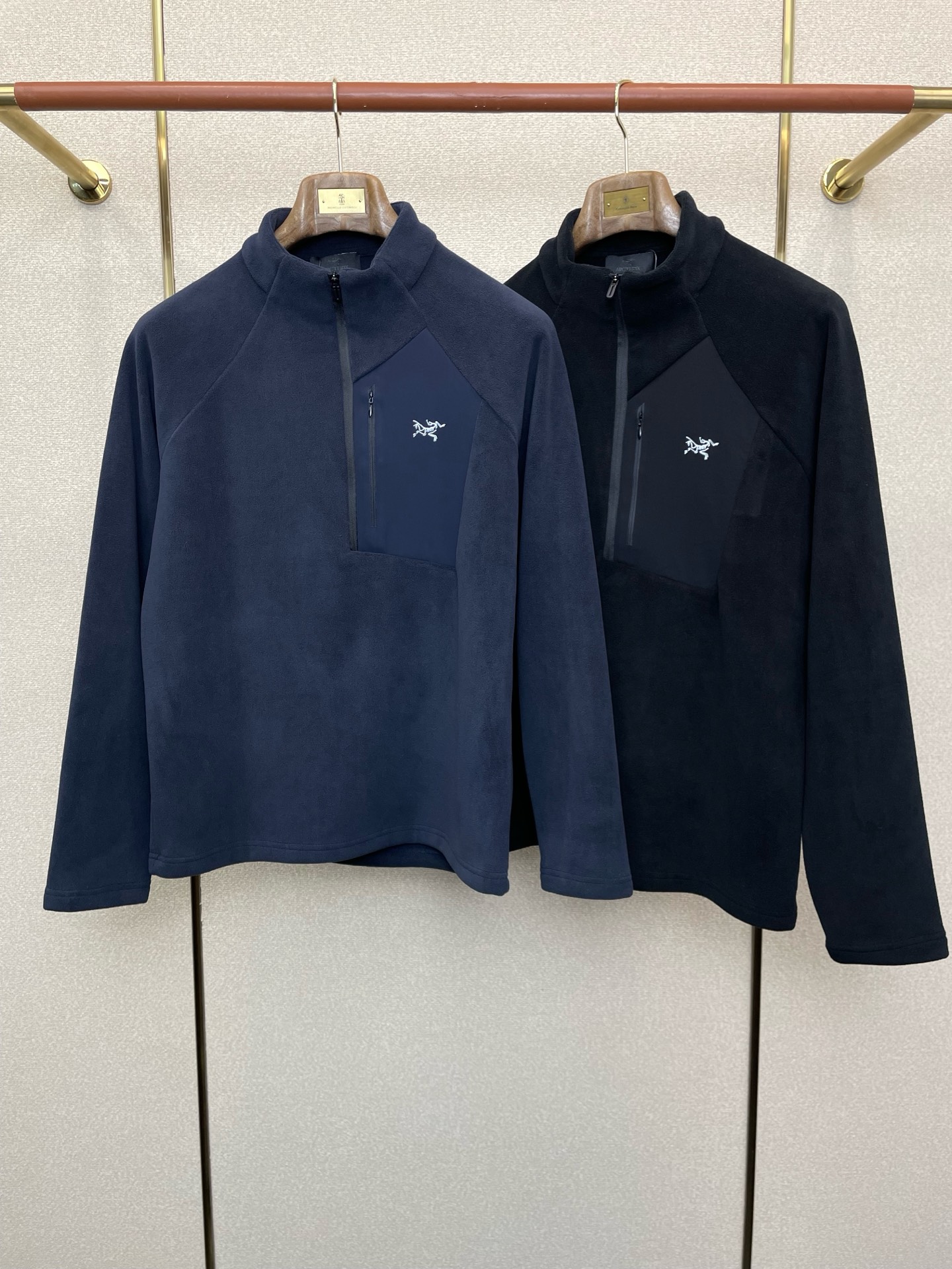 NO:622915,.Arc’teryx exclusively provides new original men’s casual long sleeves. High-end customization. High-end version. Fashionable and versatile imported fabrics. Super soft and delicate feel. Skin-friendly and comfortable to wear. High-end boutique. The upper body is exquisitely made by the factory. A must-have item for men. Three complete standards. Size L-4XL, arc’teryx, alexander wang19860909.Arc’teryx始祖鸟独家专供新款原单男士休闲长袖 高端定制 高端版本 时尚百搭爆款进口面料 手感超柔软细腻 穿着亲肤舒适 高端精品 代工厂精细做上身非常赞 男士必备单品 三标齐全 码数L-4XL,arc'teryx,alexander wang,Men's clothing