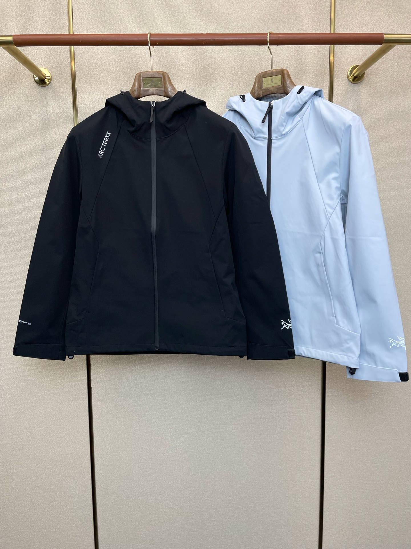 NO:622925,.Arc’teryx exclusively provides new original men’s casual jackets. Breathable and comfortable. High-end customization. High version. Fashionable and versatile imported fabrics. Super soft and delicate feel. Skin-friendly and comfortable to wear. High-end boutique. The upper body is exquisitely made by the factory. A must-have item for men. Complete with three standards. Size M-3XL, arc'teryx, alexander wang19860909.Arc’teryx始祖鸟独家专供新款原单男士休闲冲锋衣 透气舒适 高端定制 高版本 时尚百搭爆款进口面料 手感超柔软细腻 穿着亲肤舒适 高端精品 代工厂精细做上身非常赞 男士必备单品 三标齐全 码数M-3XL,arc'teryx,alexander wang,Men's clothing