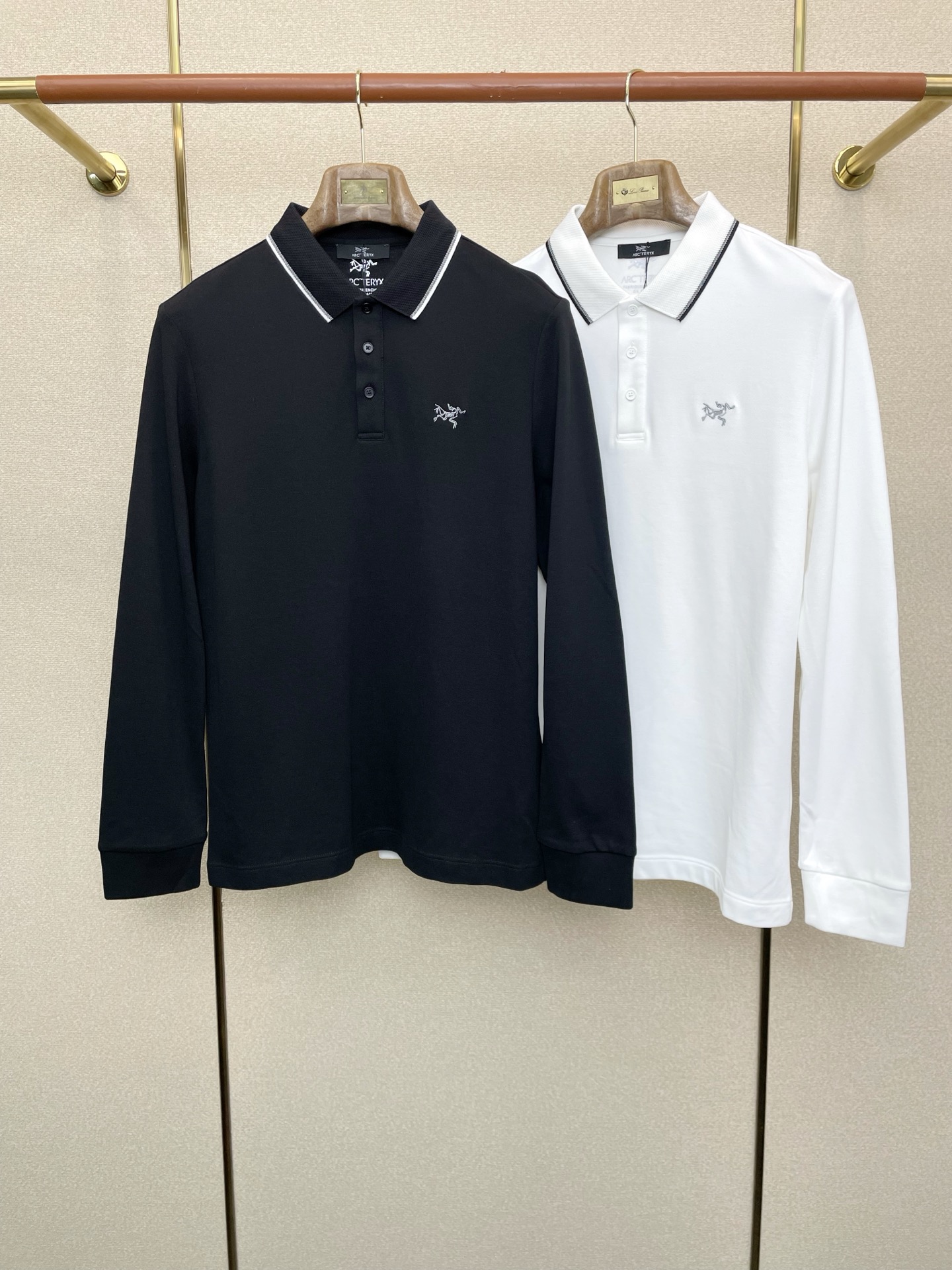 NO:623003,.Arc’teryx exclusively supplies new original men’s casual shirts. High-end customization, high-end version, fashionable and versatile, popular imported fabrics, super soft and delicate to the touch, skin-friendly and comfortable to wear, high-end boutique, the upper body is exquisitely made by the OEM, a must-have item for men, complete with three standards, size M-3XL, arc'teryx, shirts, alexander wang19860909.Arc’teryx始祖鸟独家专供新款原单男士休闲衬衫.高端定制 高端版本 时尚百搭爆款进口面料 手感超柔软细腻 穿着亲肤舒适 高端精品 代工厂精细做上身非常赞 男士必备单品 三标齐全 码数M-3XL,arc'teryx,shirts,alexander wang,Men's clothing