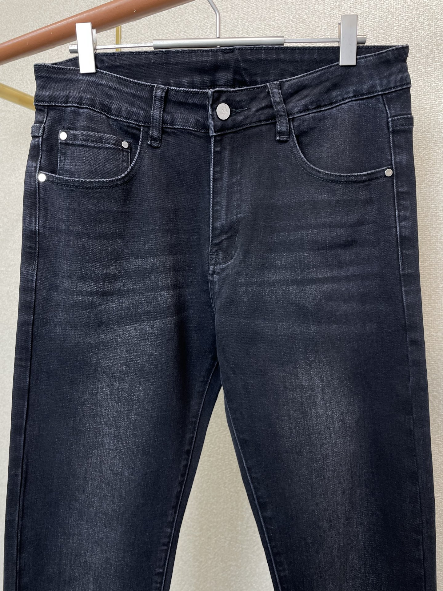 。ARMANI阿玛尼💥砸锅卖铁都要上的新款！新款休闲牛仔裤👖高端版本 专柜定制面料 透气舒适度高，细节无