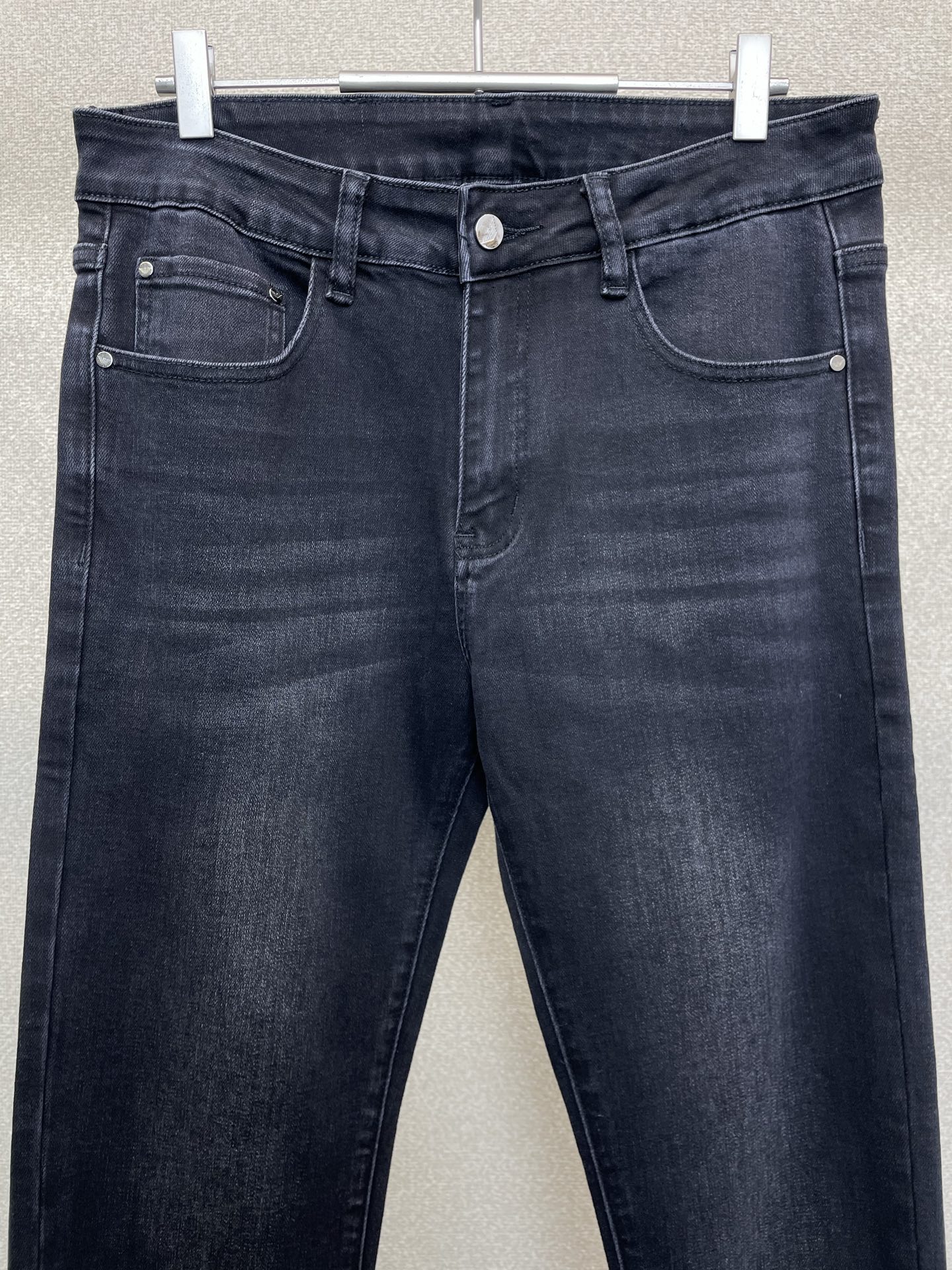 。ARMANI阿玛尼💥砸锅卖铁都要上的新款！新款休闲牛仔裤👖高端版本 专柜定制面料 透气舒适度高，细节无