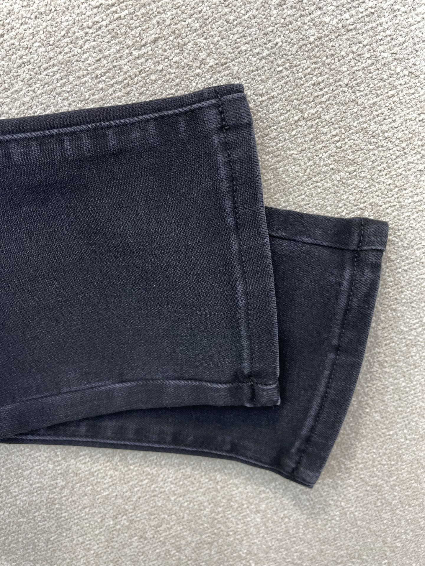 。ARMANI阿玛尼💥砸锅卖铁都要上的新款！新款休闲牛仔裤👖高端版本 专柜定制面料 透气舒适度高，细节无