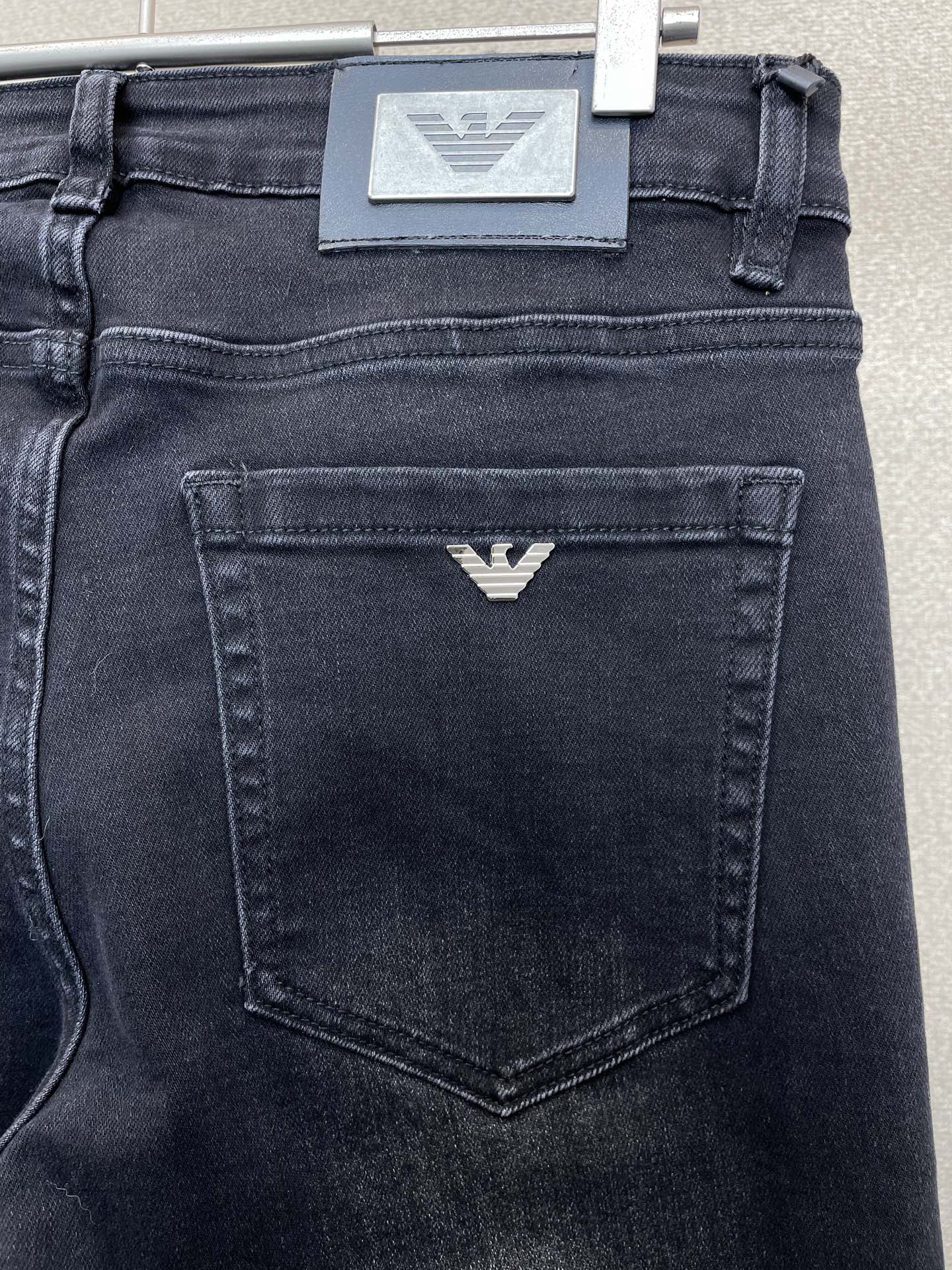 。ARMANI阿玛尼💥砸锅卖铁都要上的新款！新款休闲牛仔裤👖高端版本 专柜定制面料 透气舒适度高，细节无