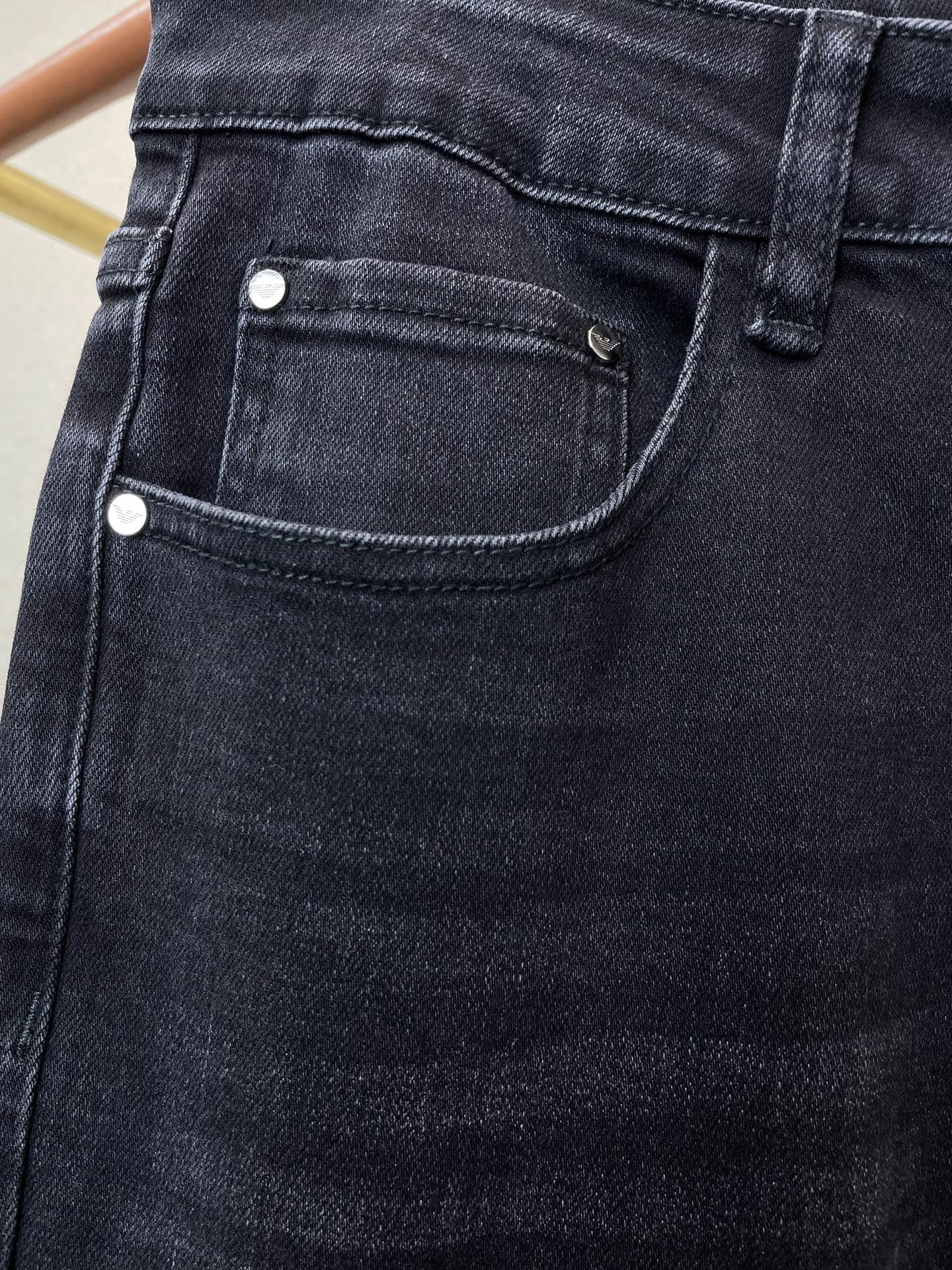 。ARMANI阿玛尼💥砸锅卖铁都要上的新款！新款休闲牛仔裤👖高端版本 专柜定制面料 透气舒适度高，细节无